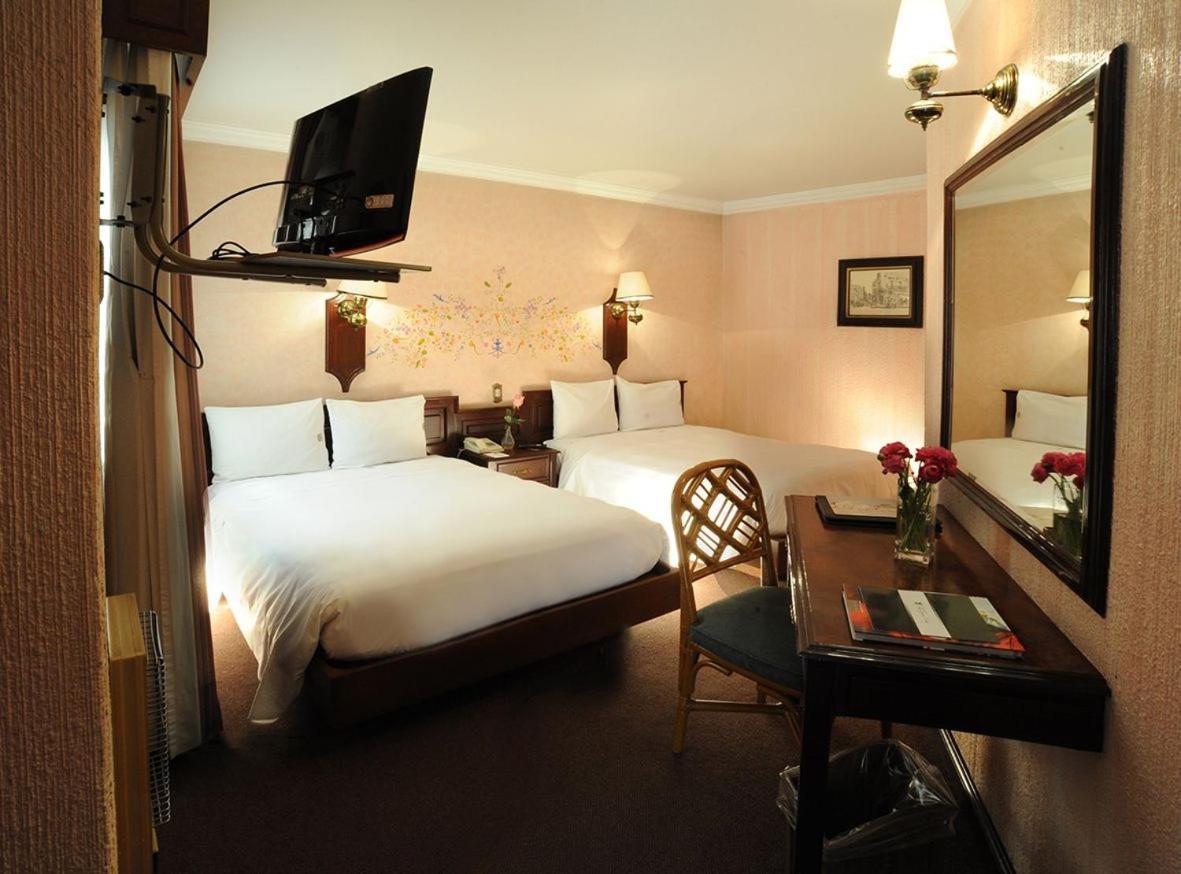 Twin Room,1208286490:JPEG