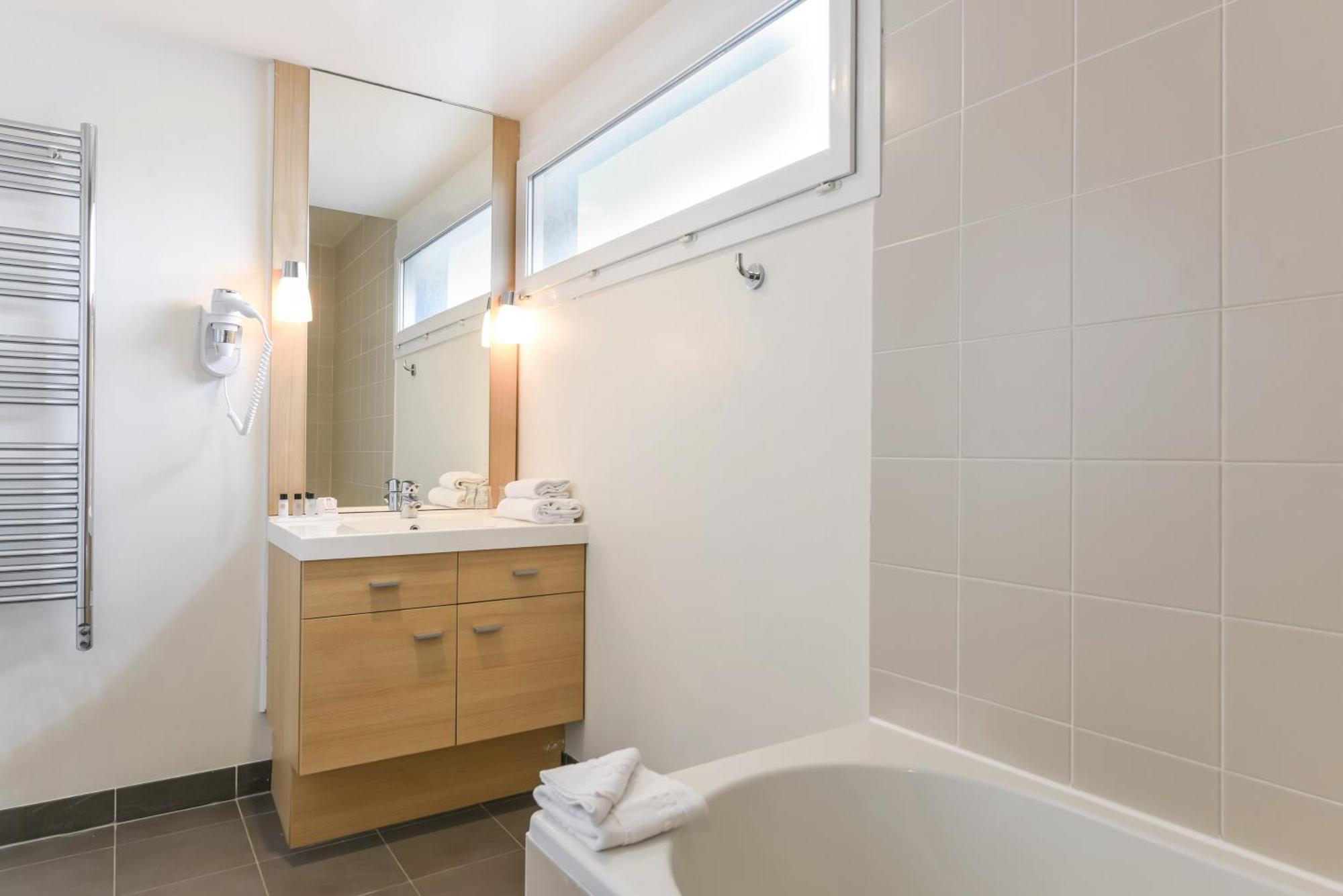 Two-Bedroom Souplex Apartment,1208527654:JPEG