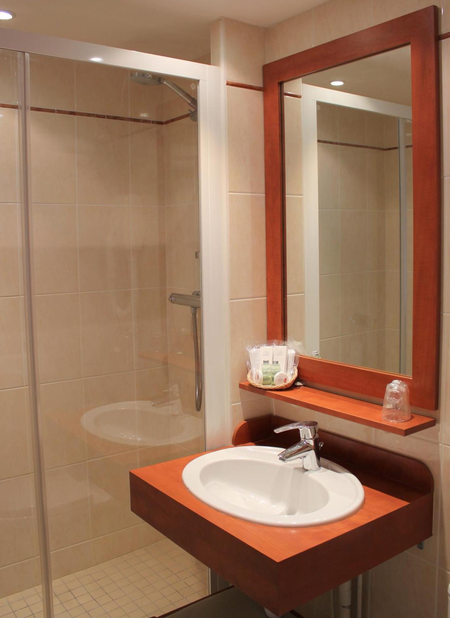 Double Room,1362605795:JPEG