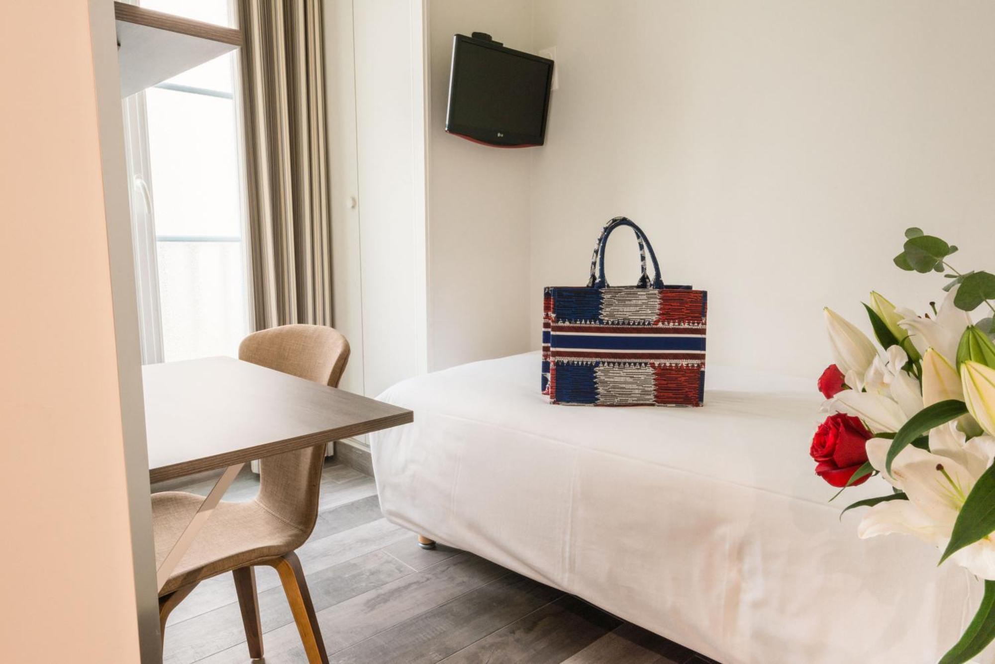 Standard Single Room,1208550721:JPEG