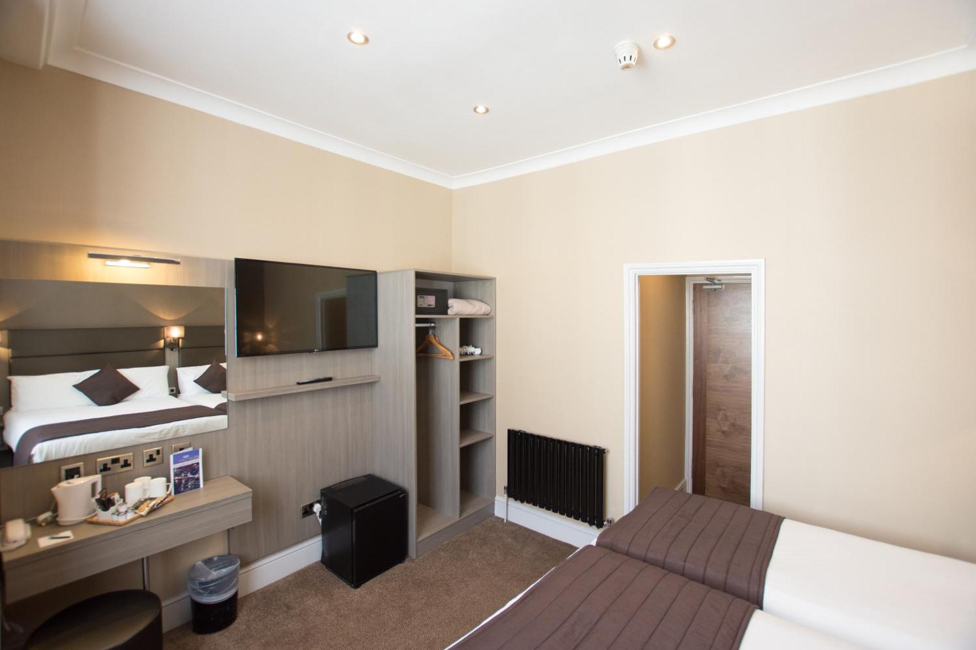 Family Room,1208749483:JPEG