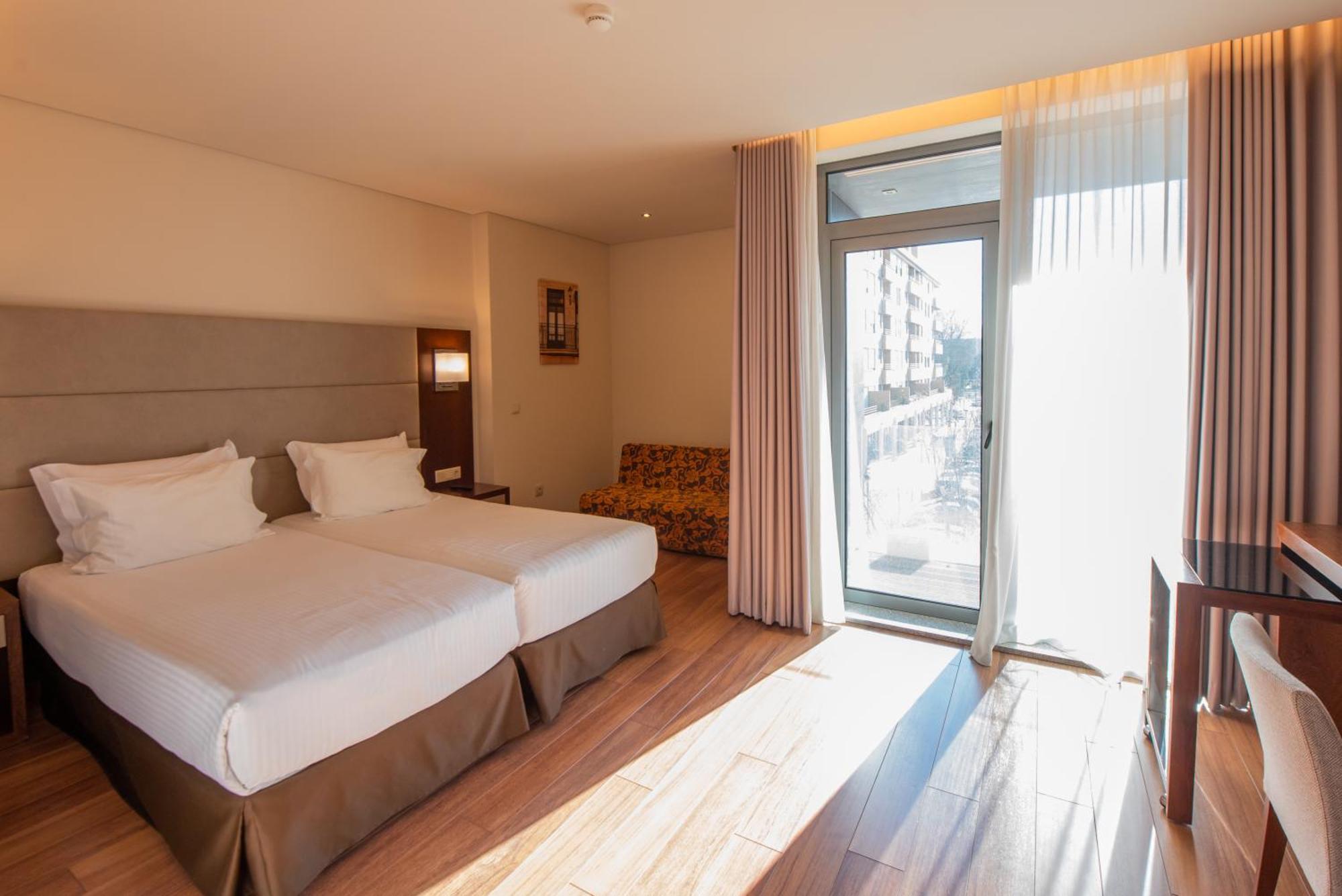 One-Bedroom Apartment,1194964204:JPEG