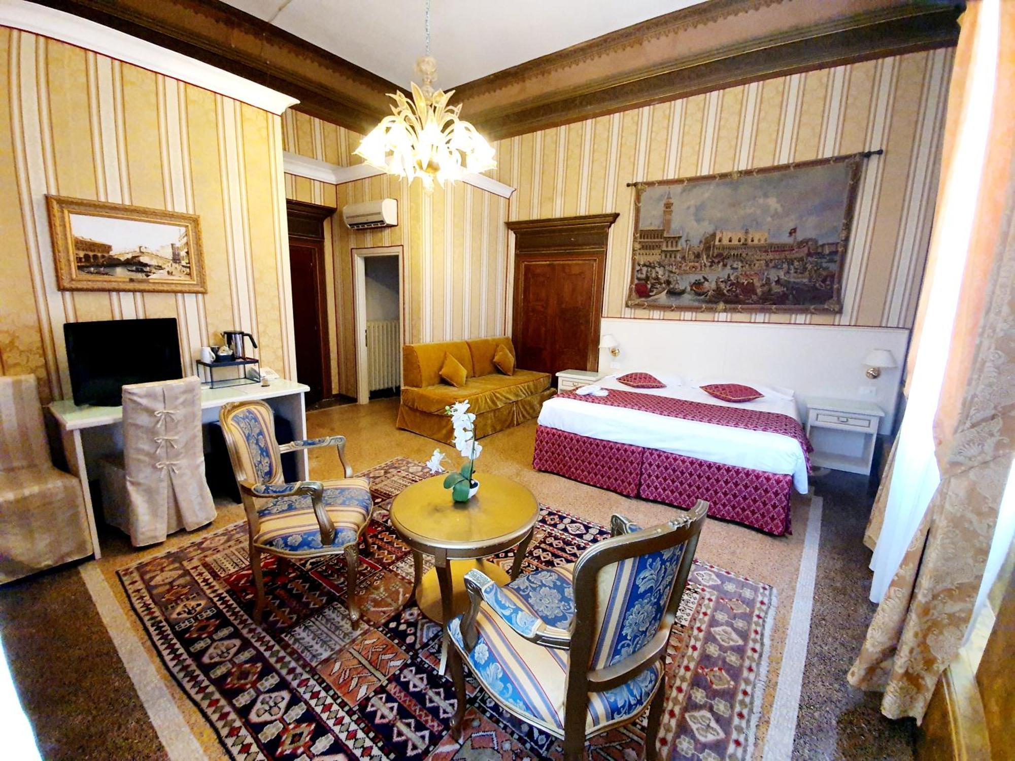 Junior Suite,1274544520:JPEG