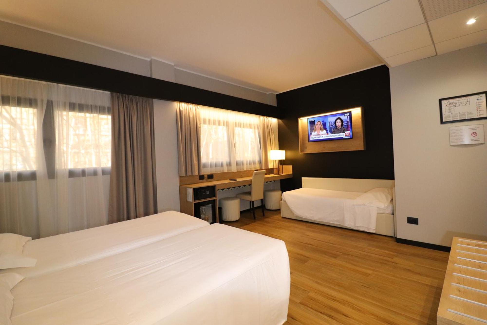 Superior Triple Room,974907082:JPEG