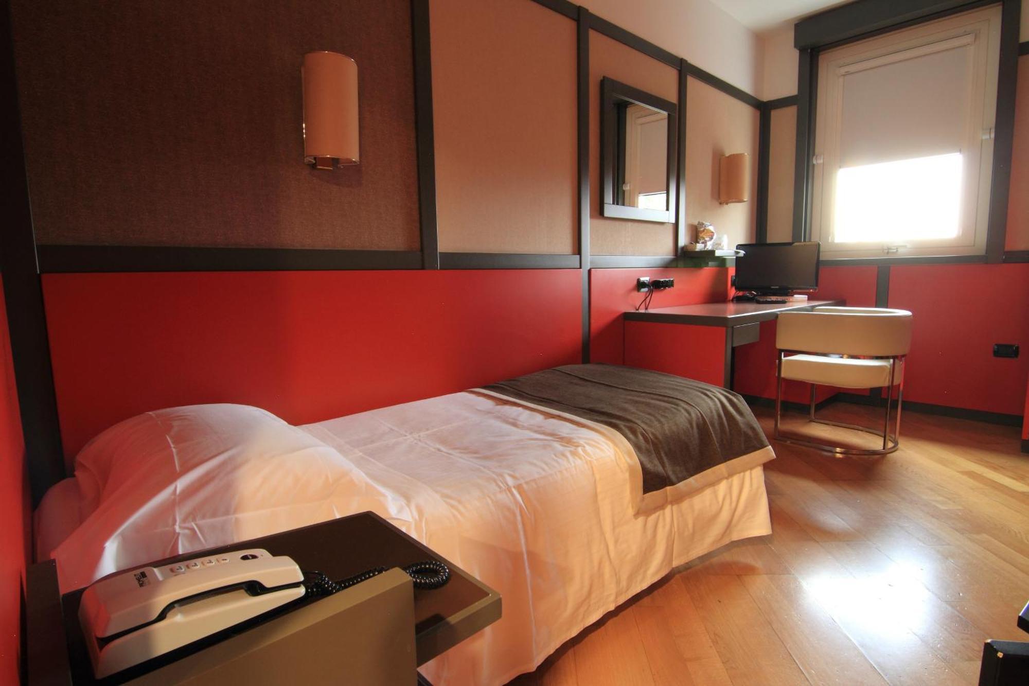 Single Room,110162544:JPEG