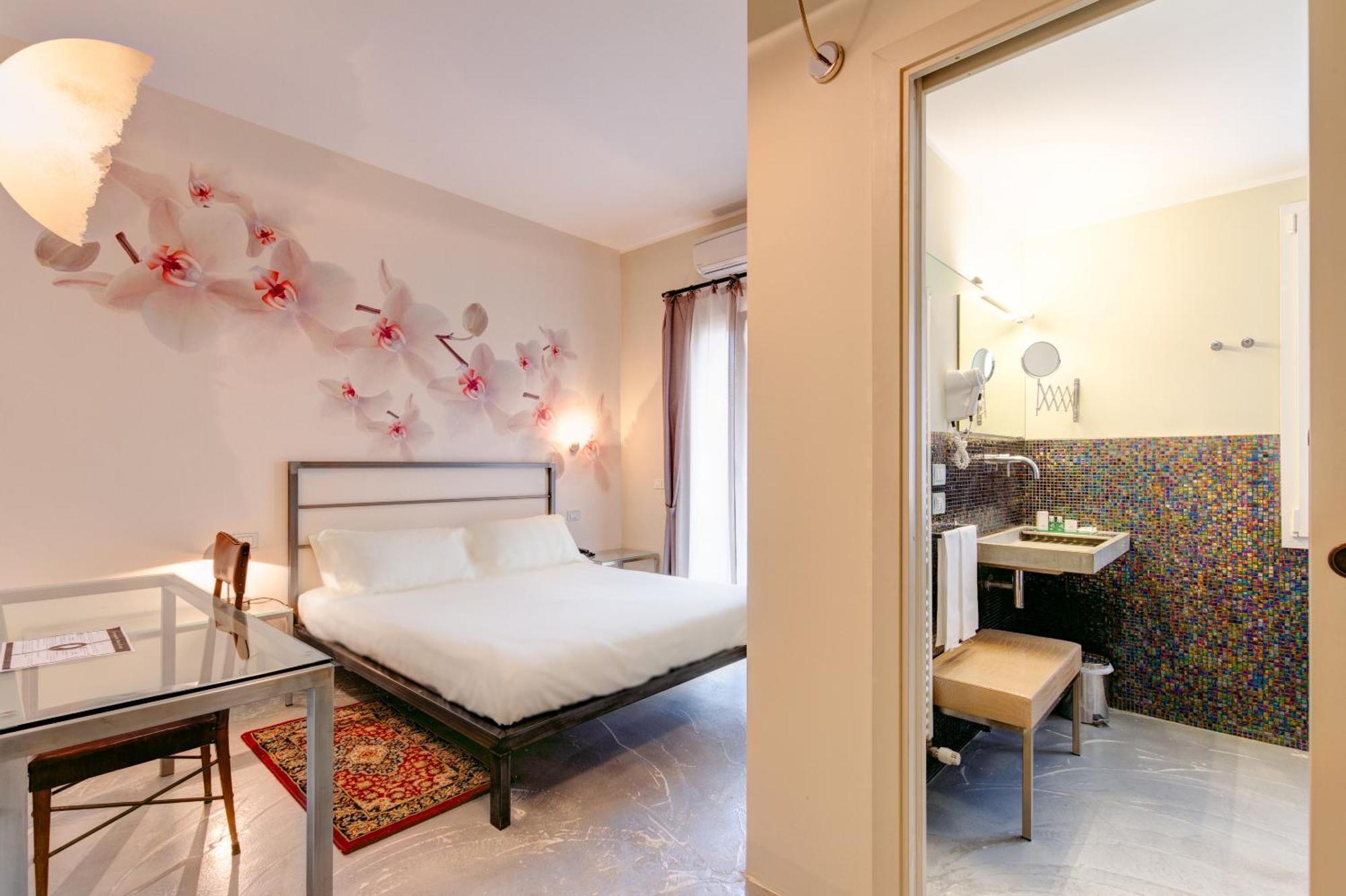 Suite,1209296959:JPEG