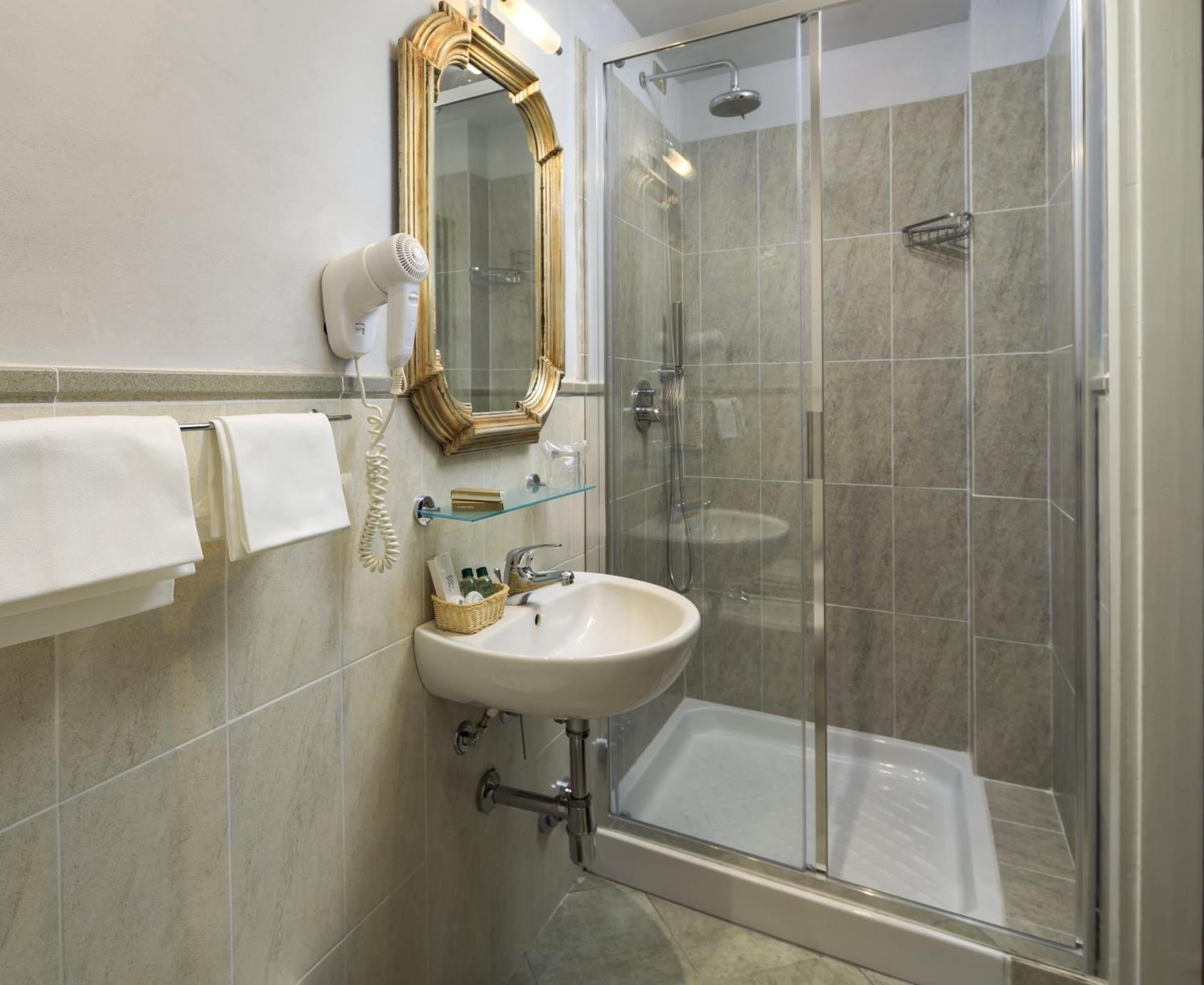 Deluxe Double or Twin Room,1592044906:JPEG