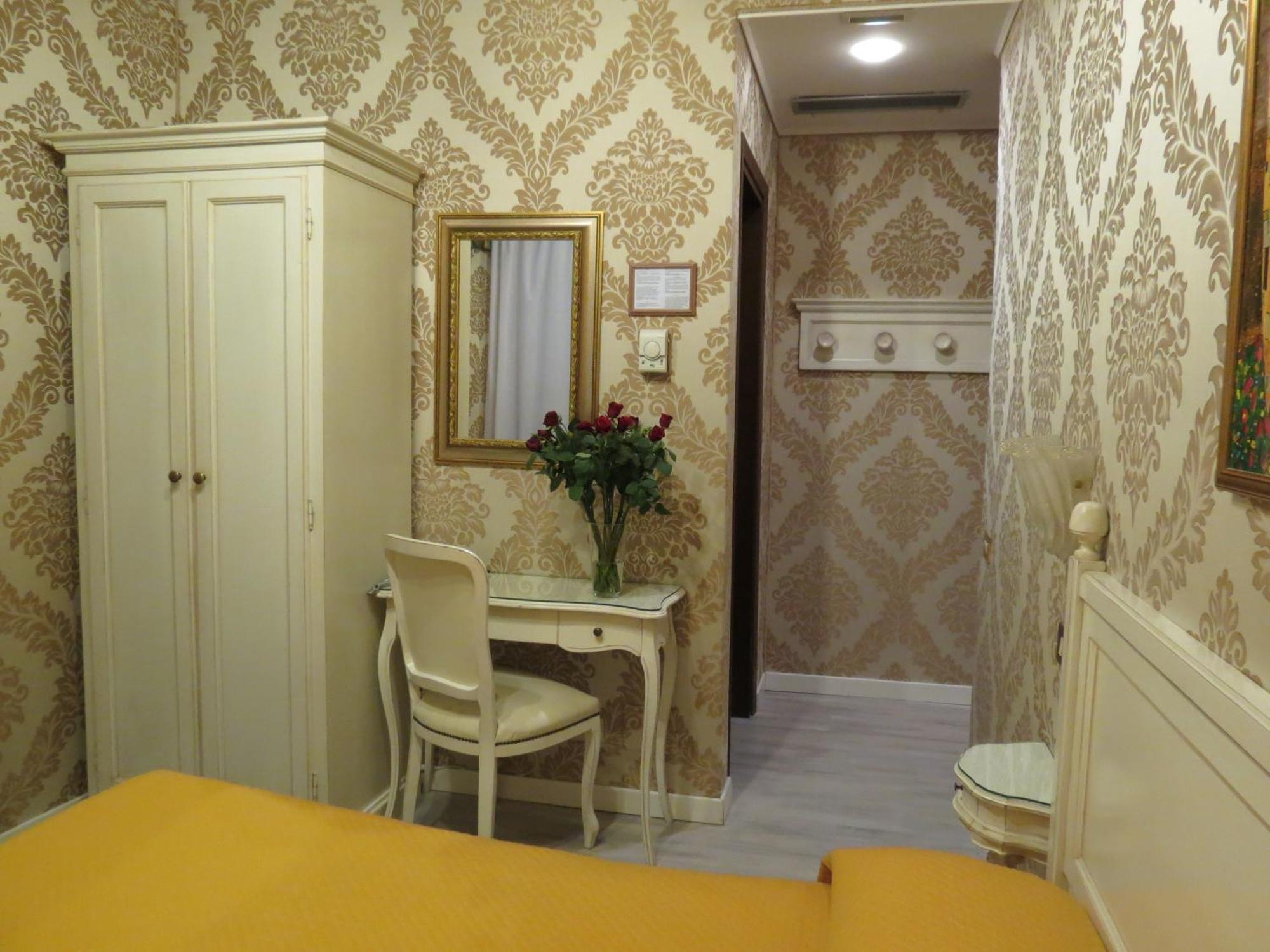 Small Double Room,1498655791:JPEG