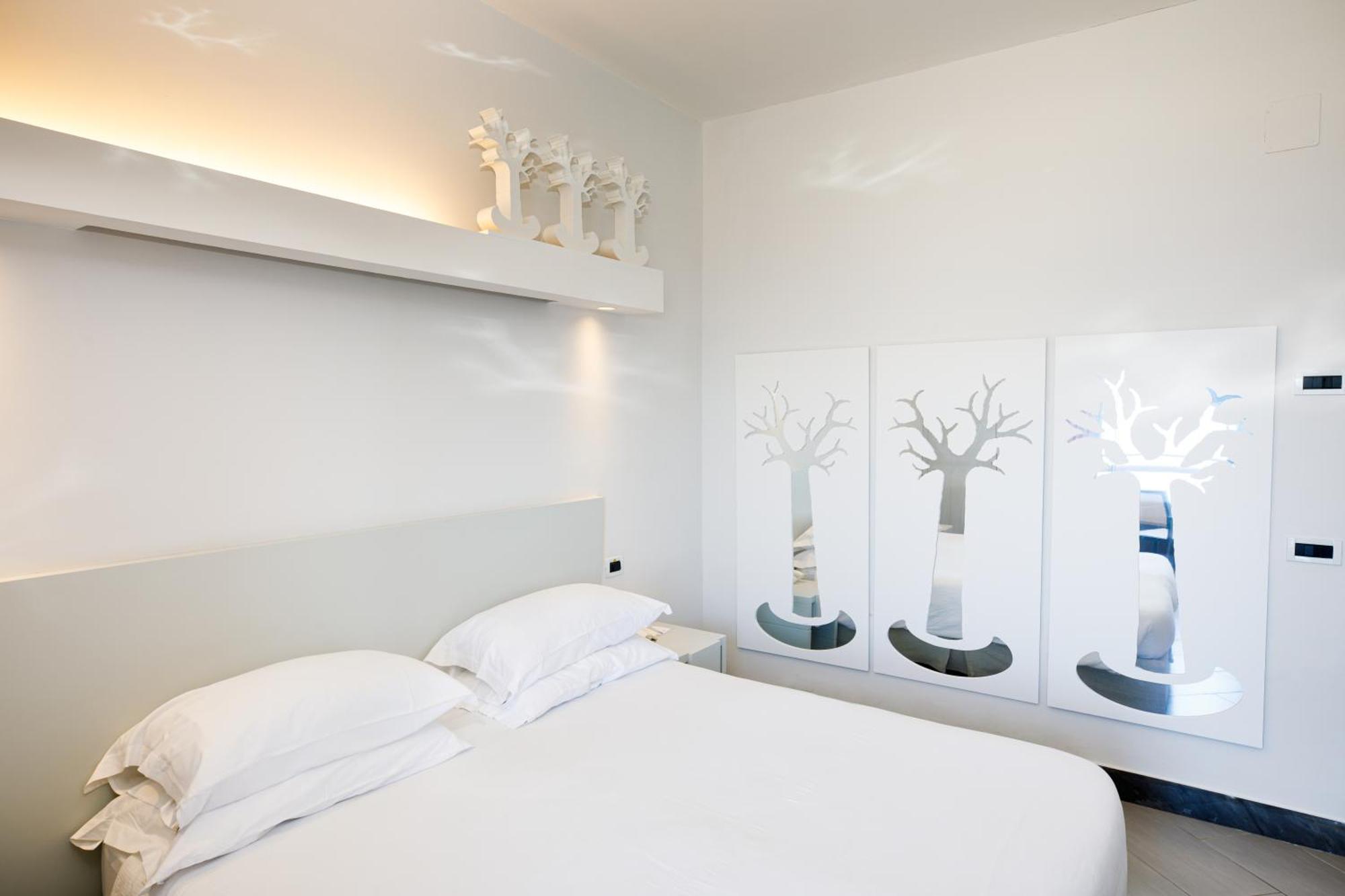 Premium Double or Twin Room,918325291:JPEG