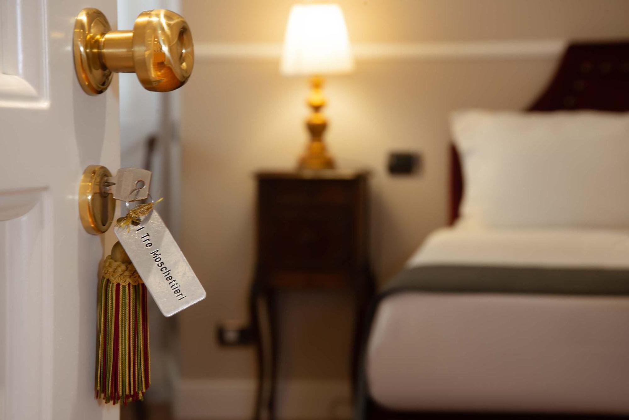 Triple Room,1209456070:JPEG