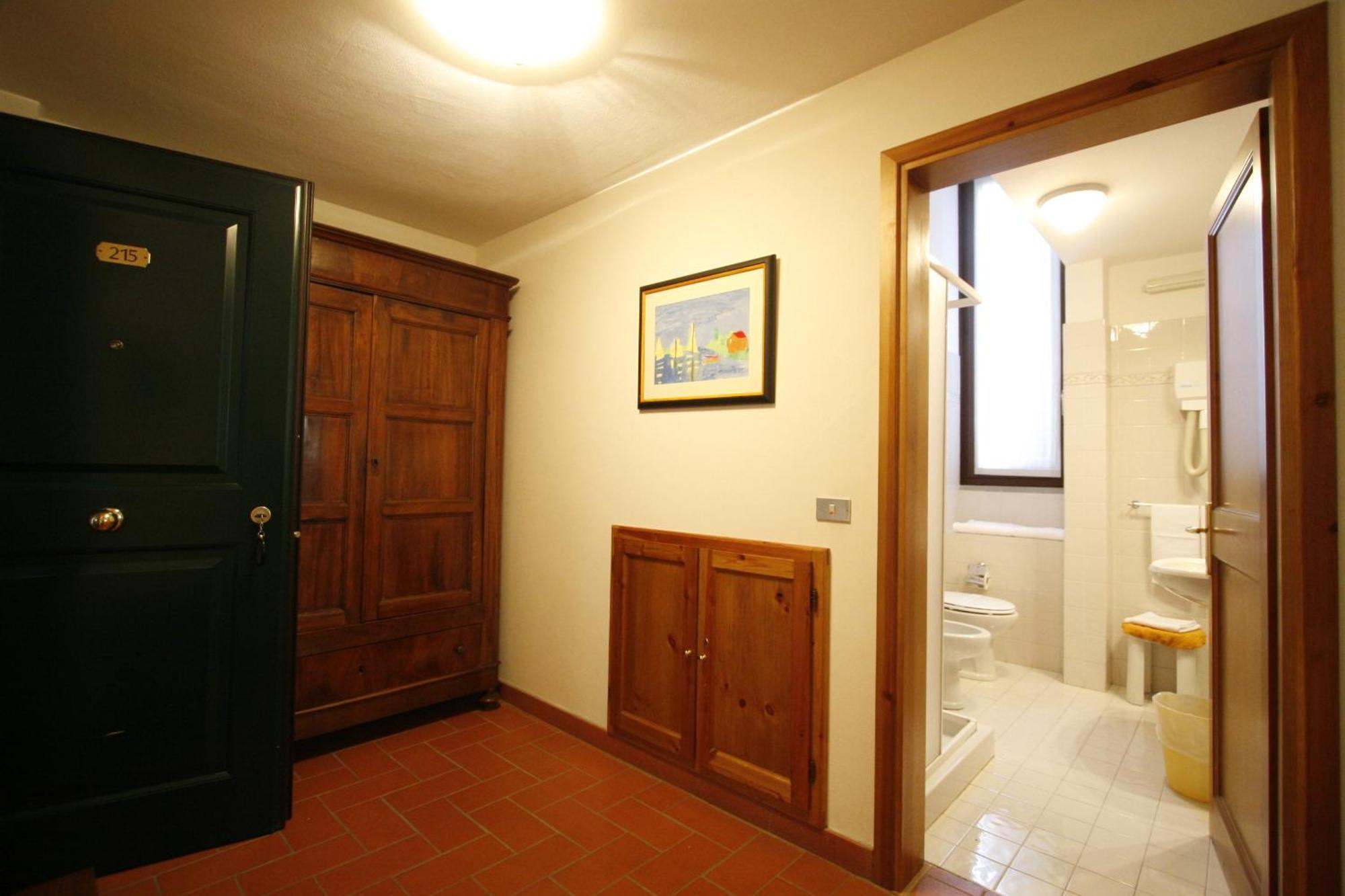 One-Bedroom Apartment,1234498979:JPEG