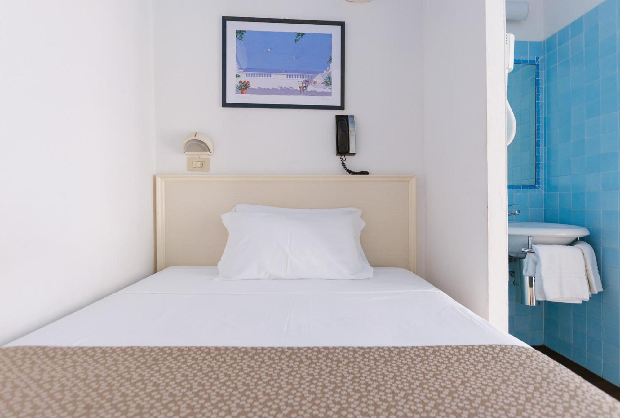 Standard Double Room,51270817:JPEG