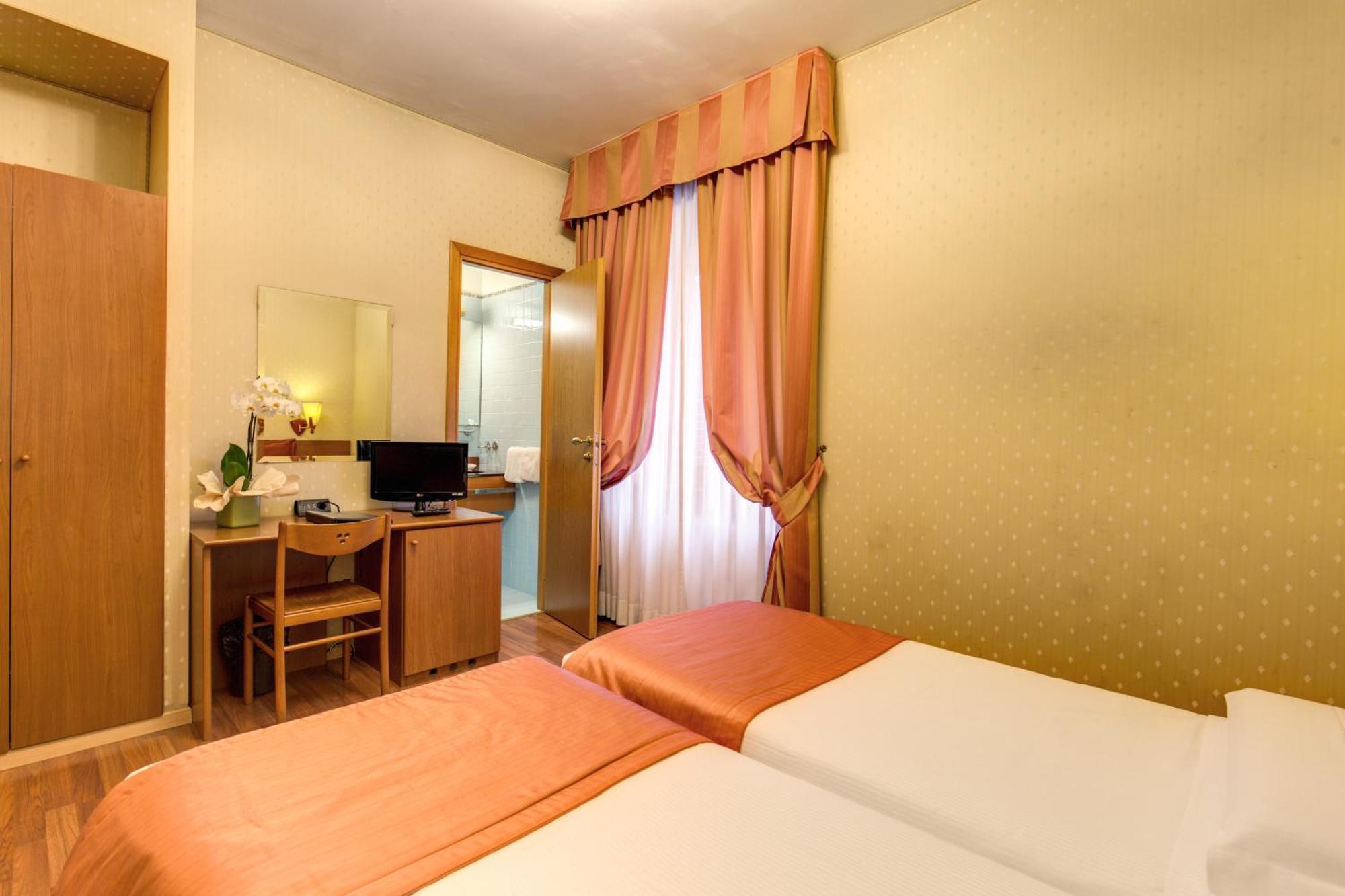 Double or Twin Room,1209491479:JPEG