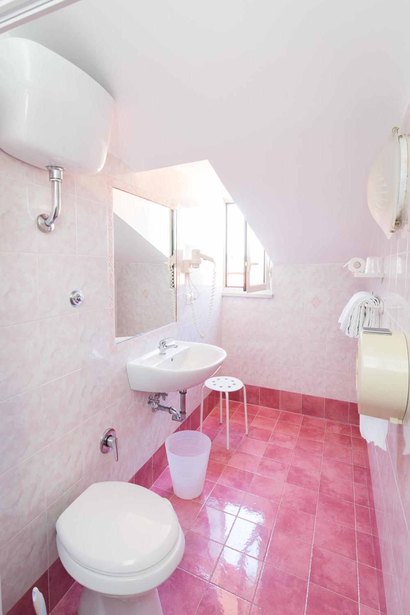 Double or Twin Room,1746829559:JPEG