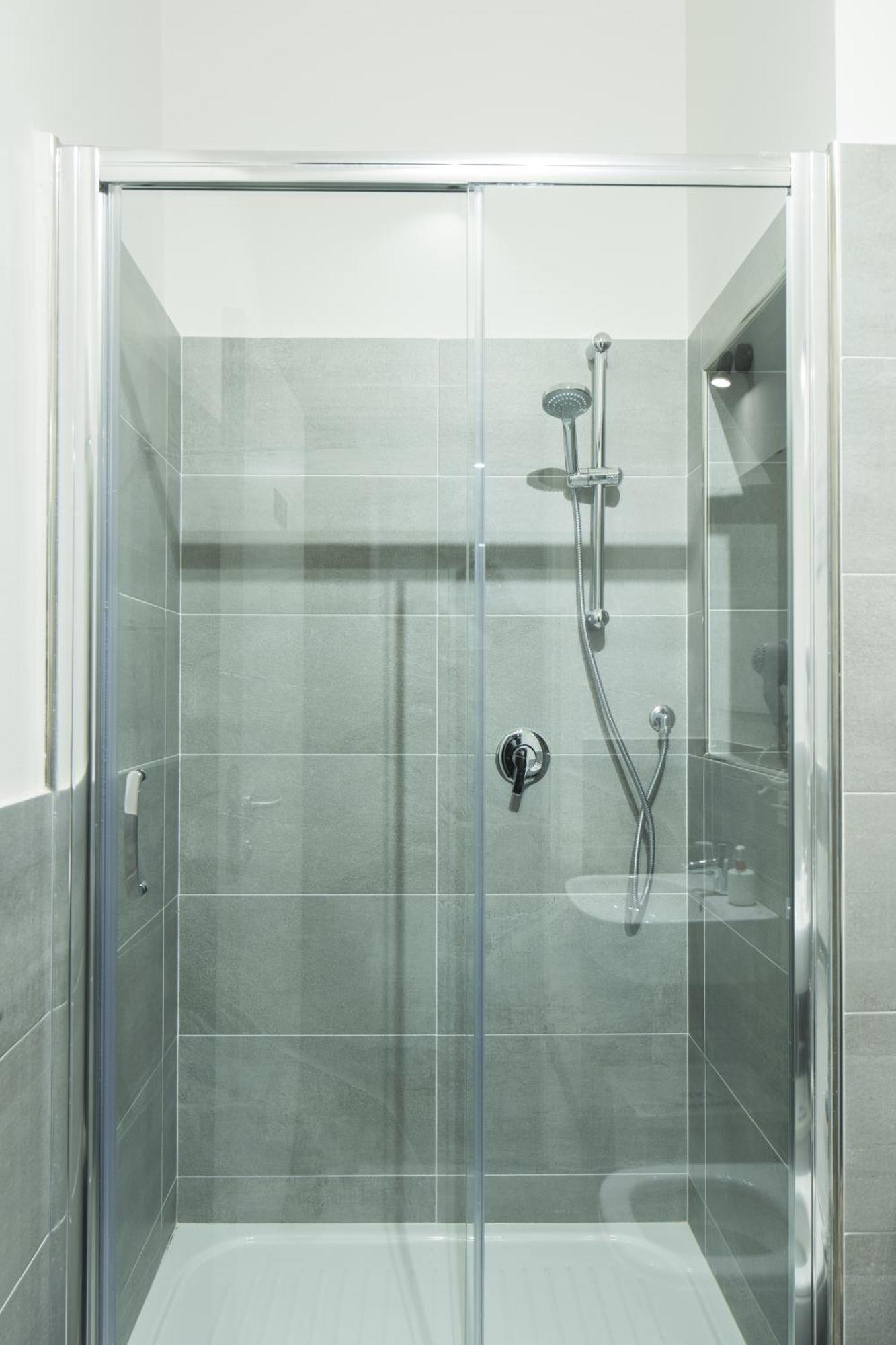Quadruple Room Private Bathroom,1274657608:JPEG