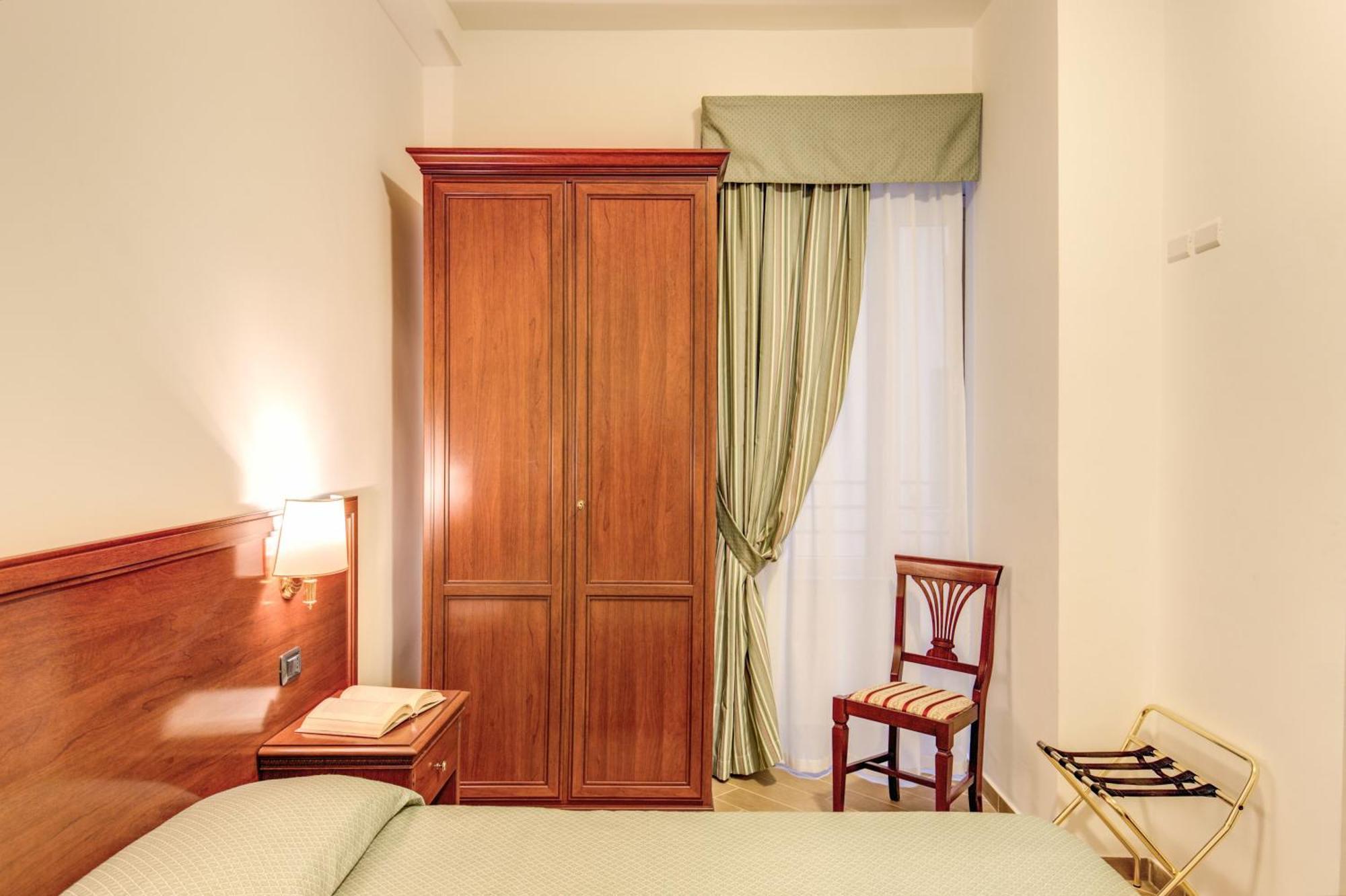 Single Room,1209579244:JPEG