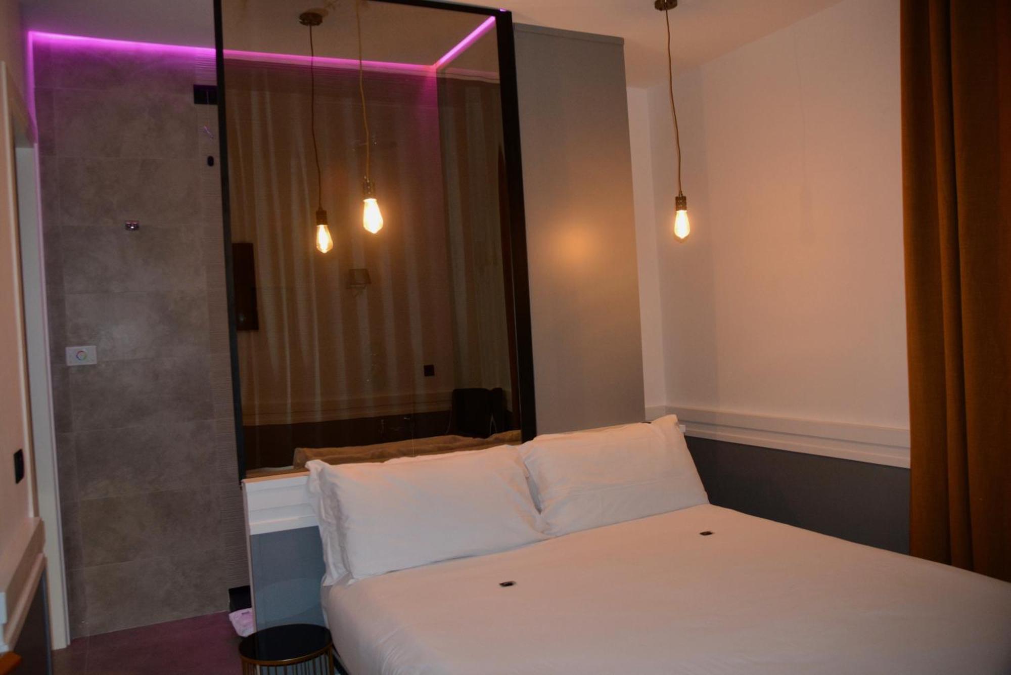 Deluxe Double or Twin Room City View