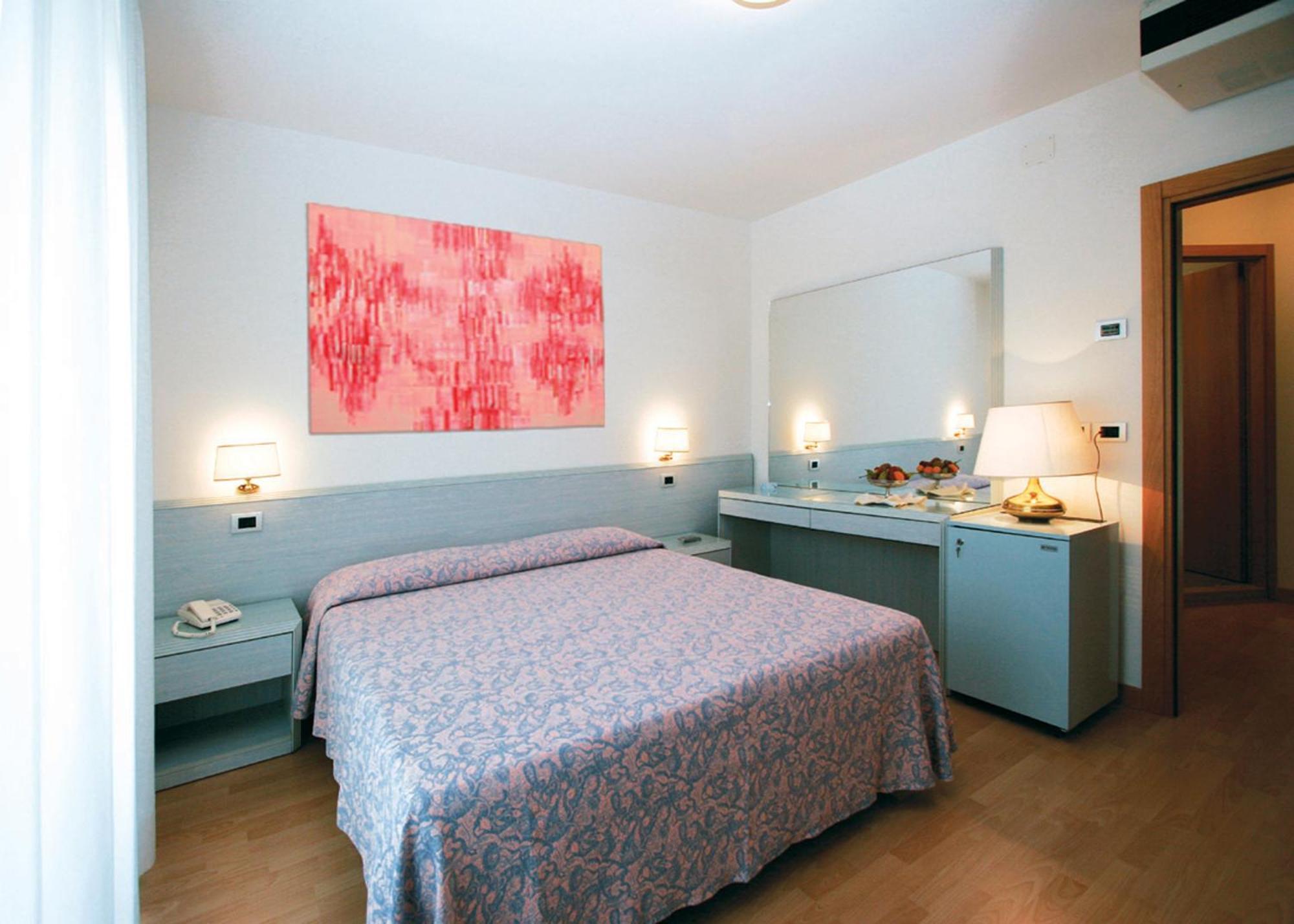 Suite Terrace,1416039306:JPEG