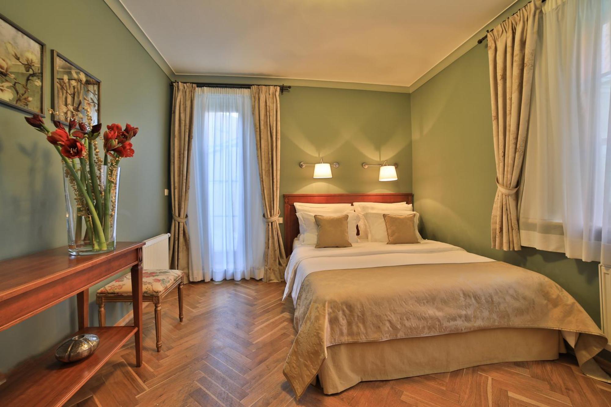 Two-Bedroom Apartment,1209686740:JPEG