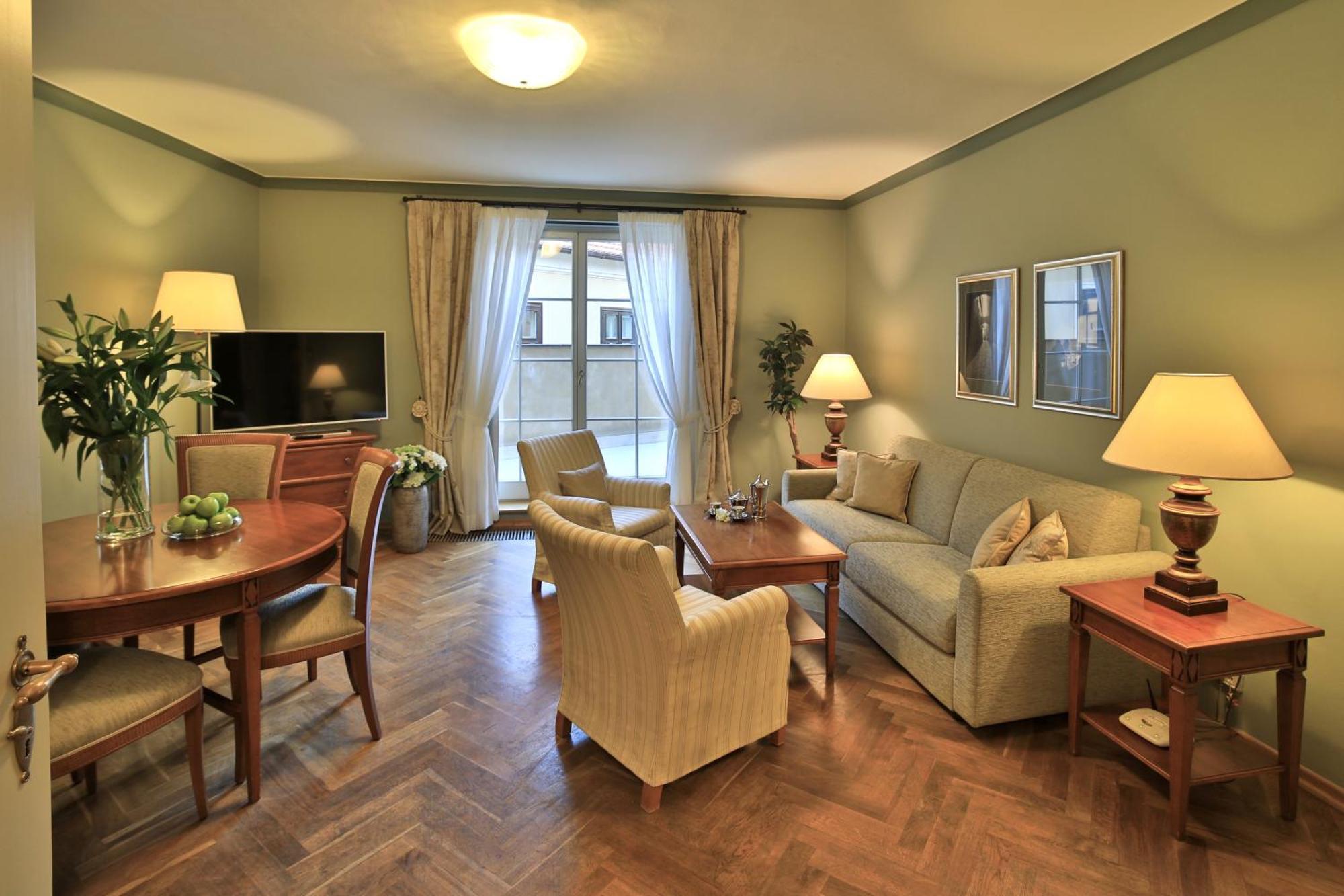 Two-Bedroom Apartment,1209686644:JPEG