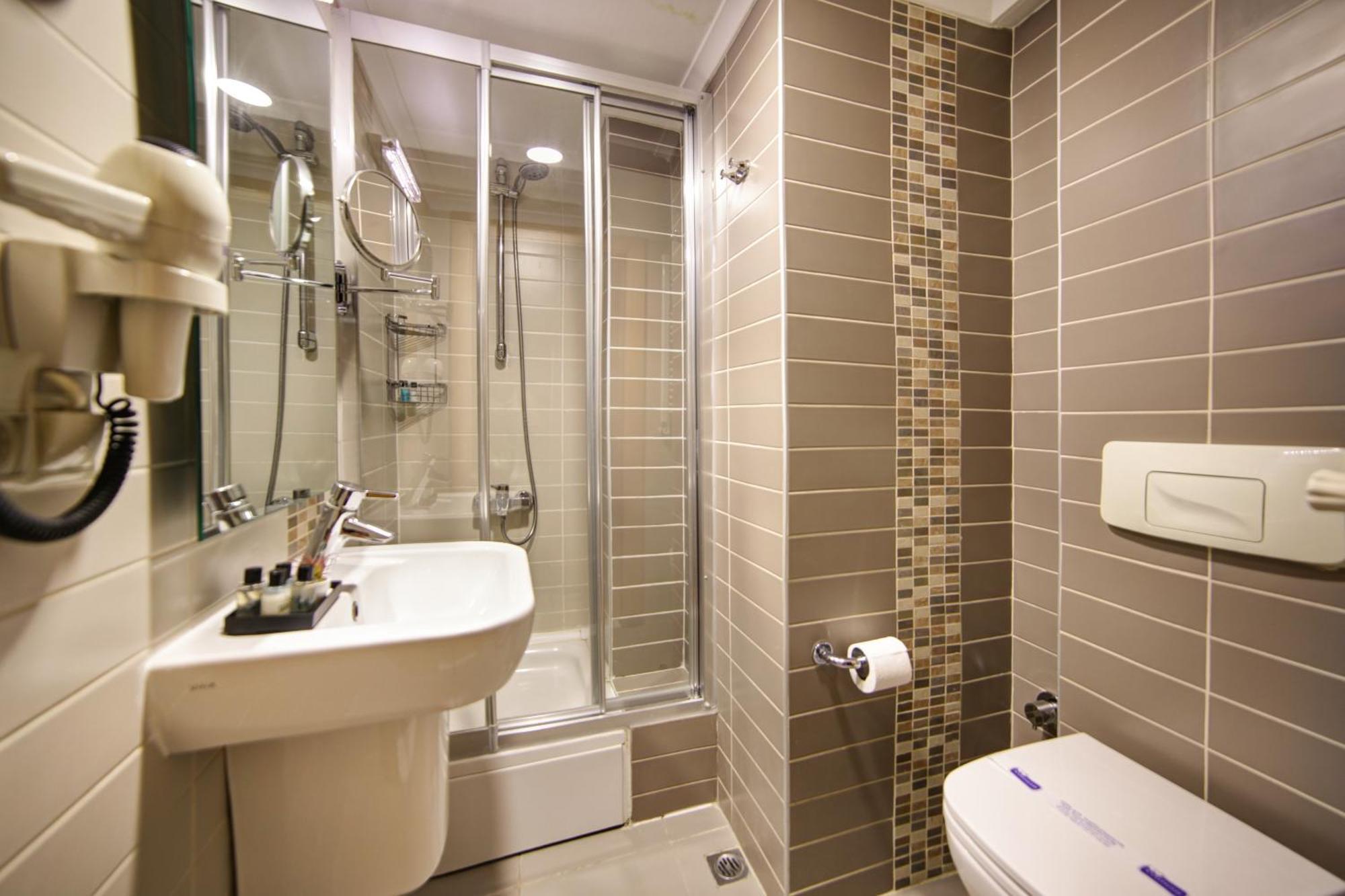 Standard Double or Twin Room,1209693451:JPEG