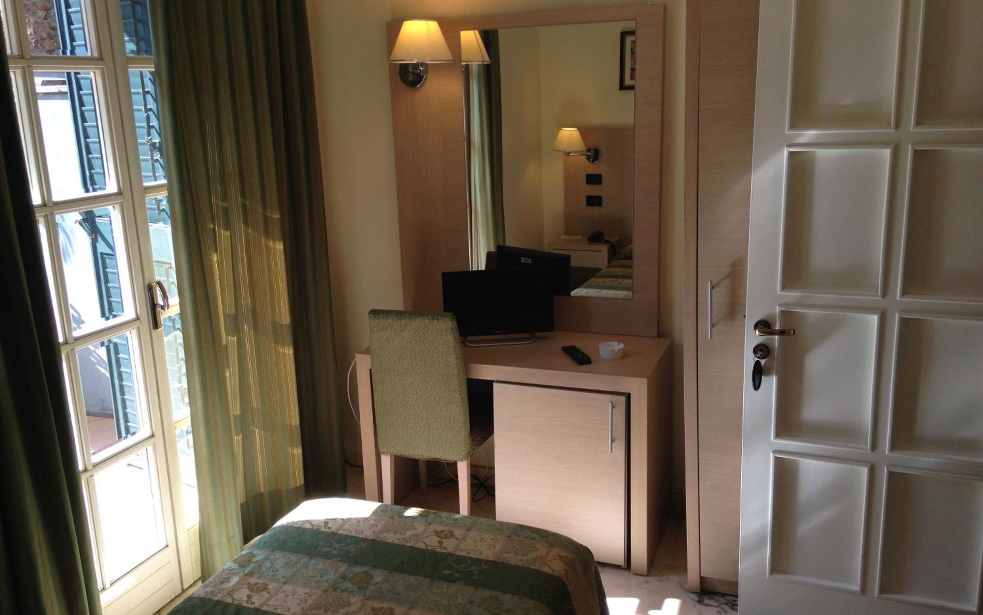 Single Room,1209721237:JPEG