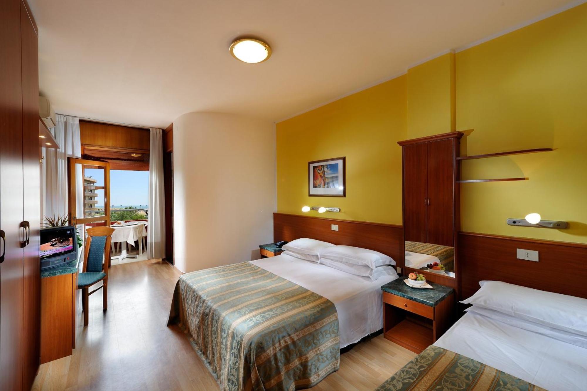 Comfort Triple Room