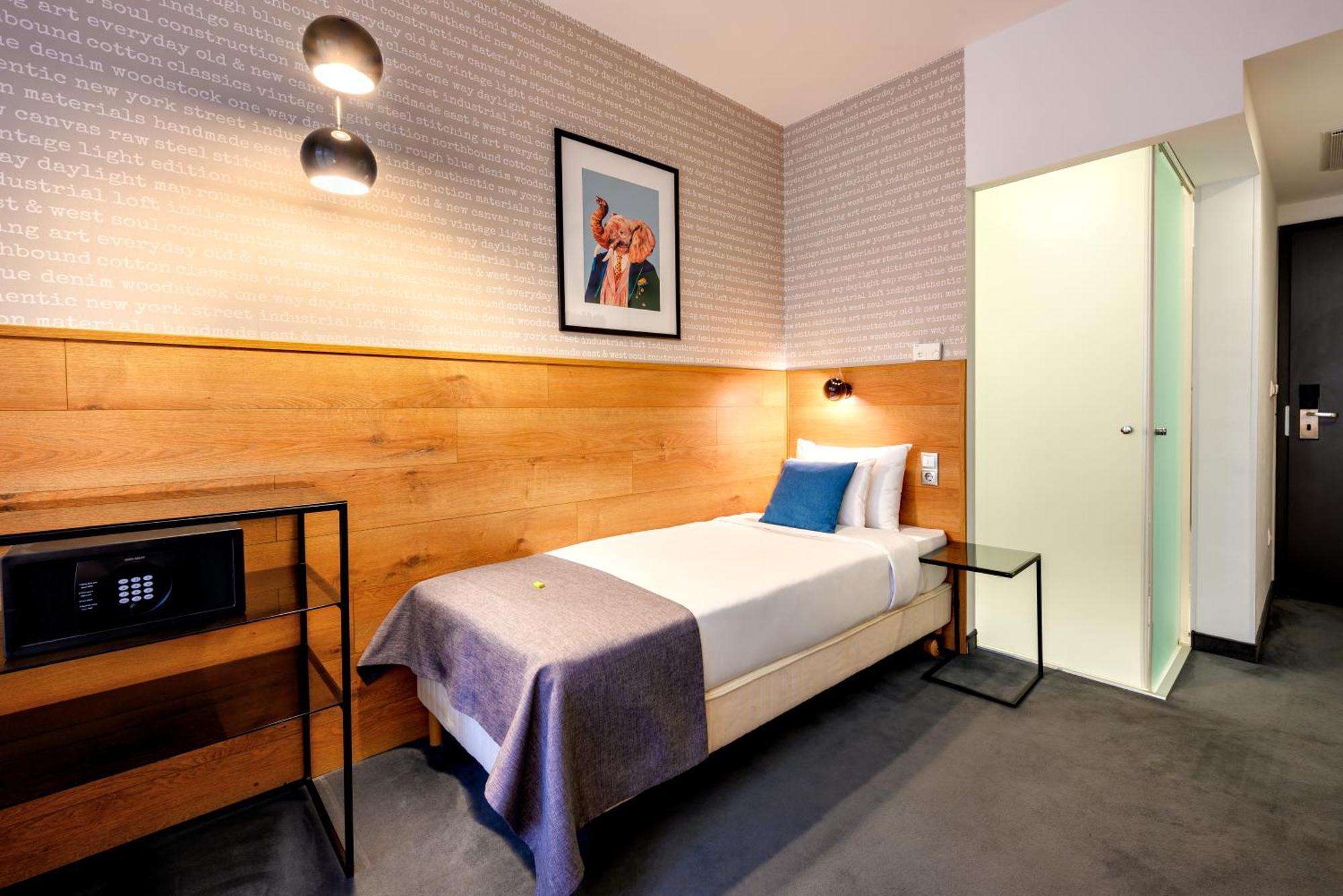 Single Room,1209748573:JPEG