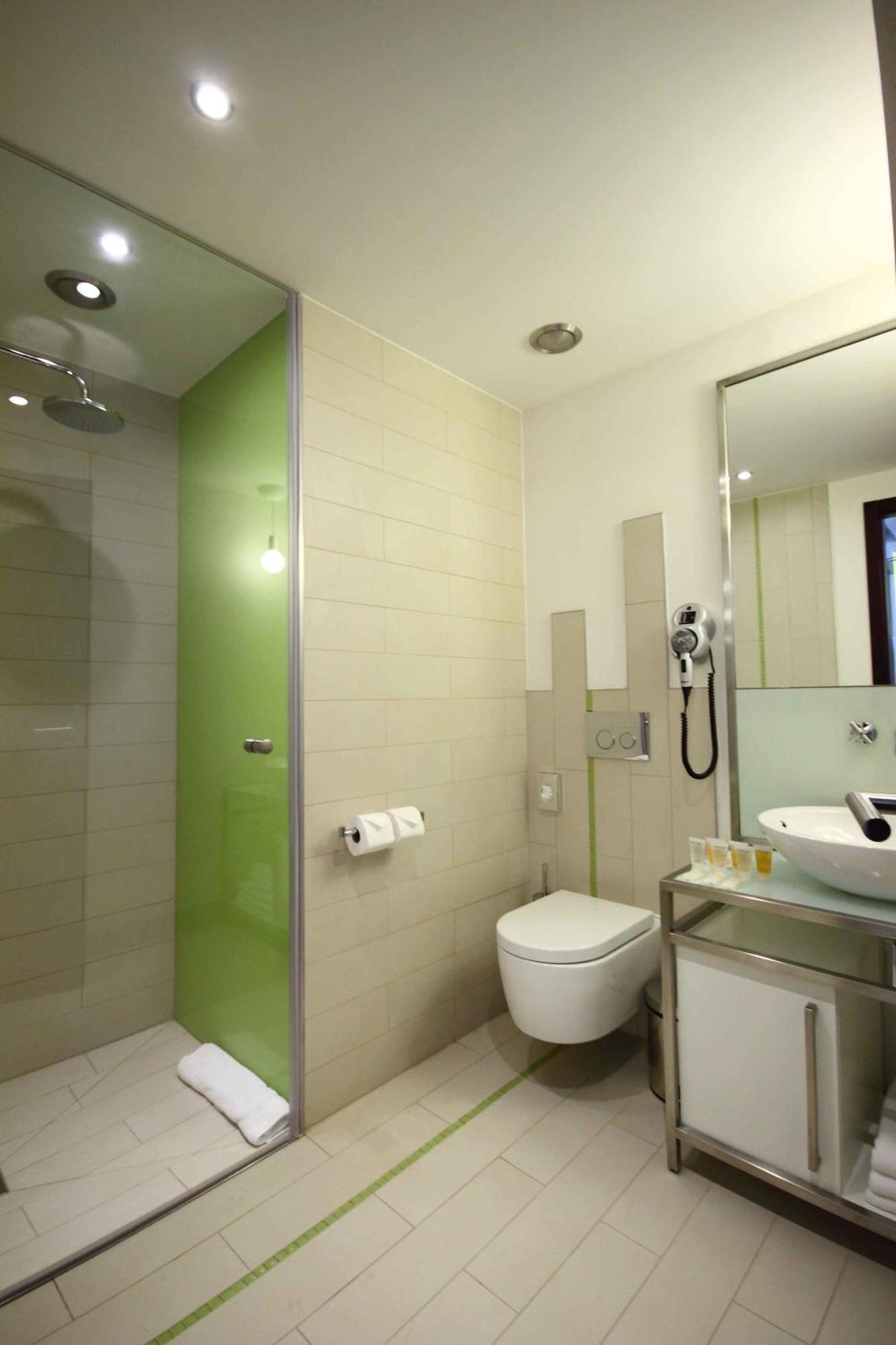Superior Quadruple Room,1209833863:JPEG