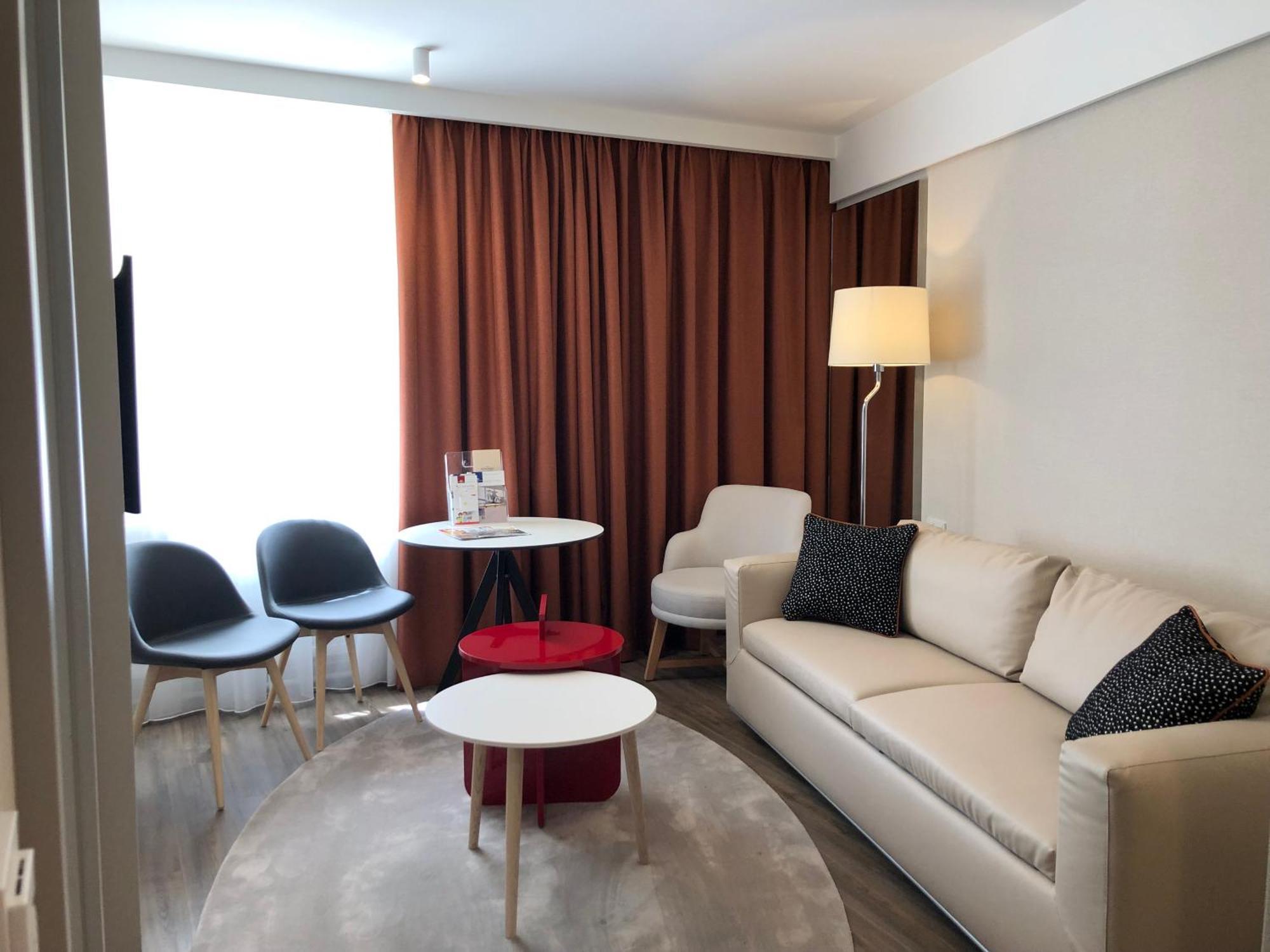 Junior Suite,1589445046:JPEG