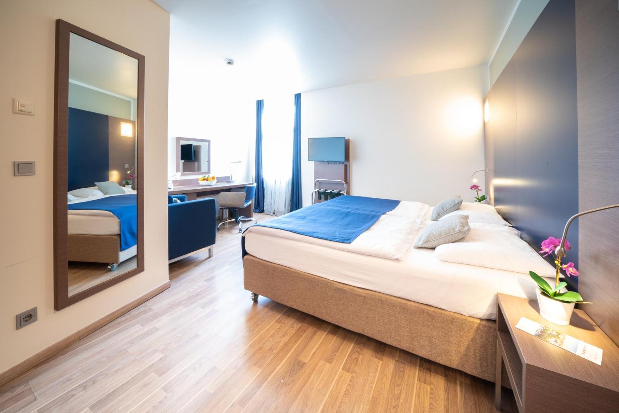Superior Double Room,769118053:JPEG