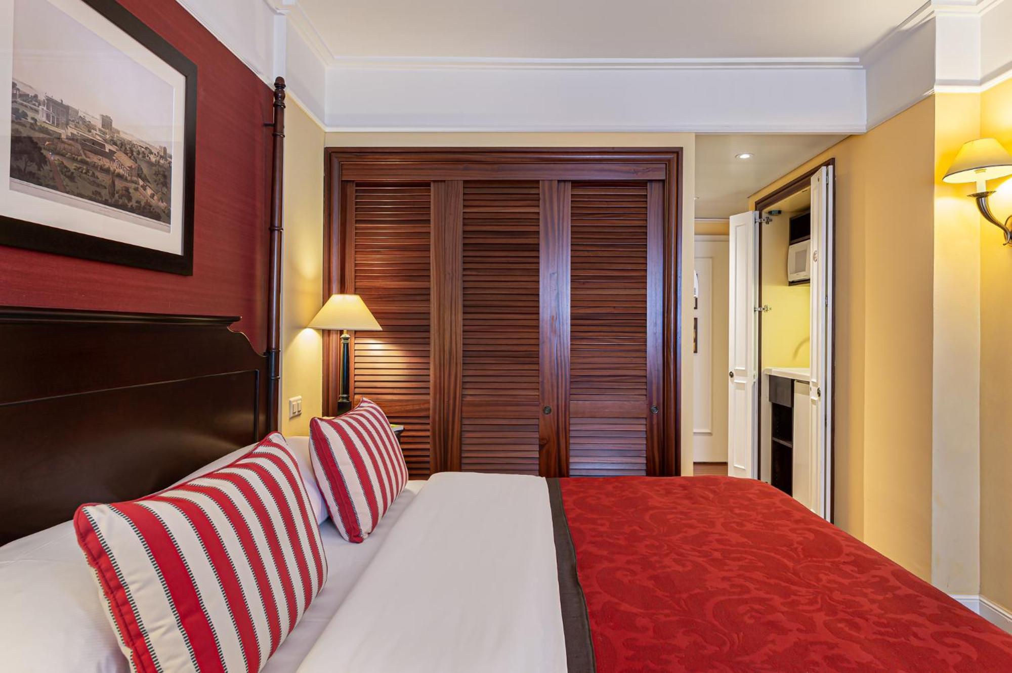 Adjoining Rooms,1434017545:JPEG
