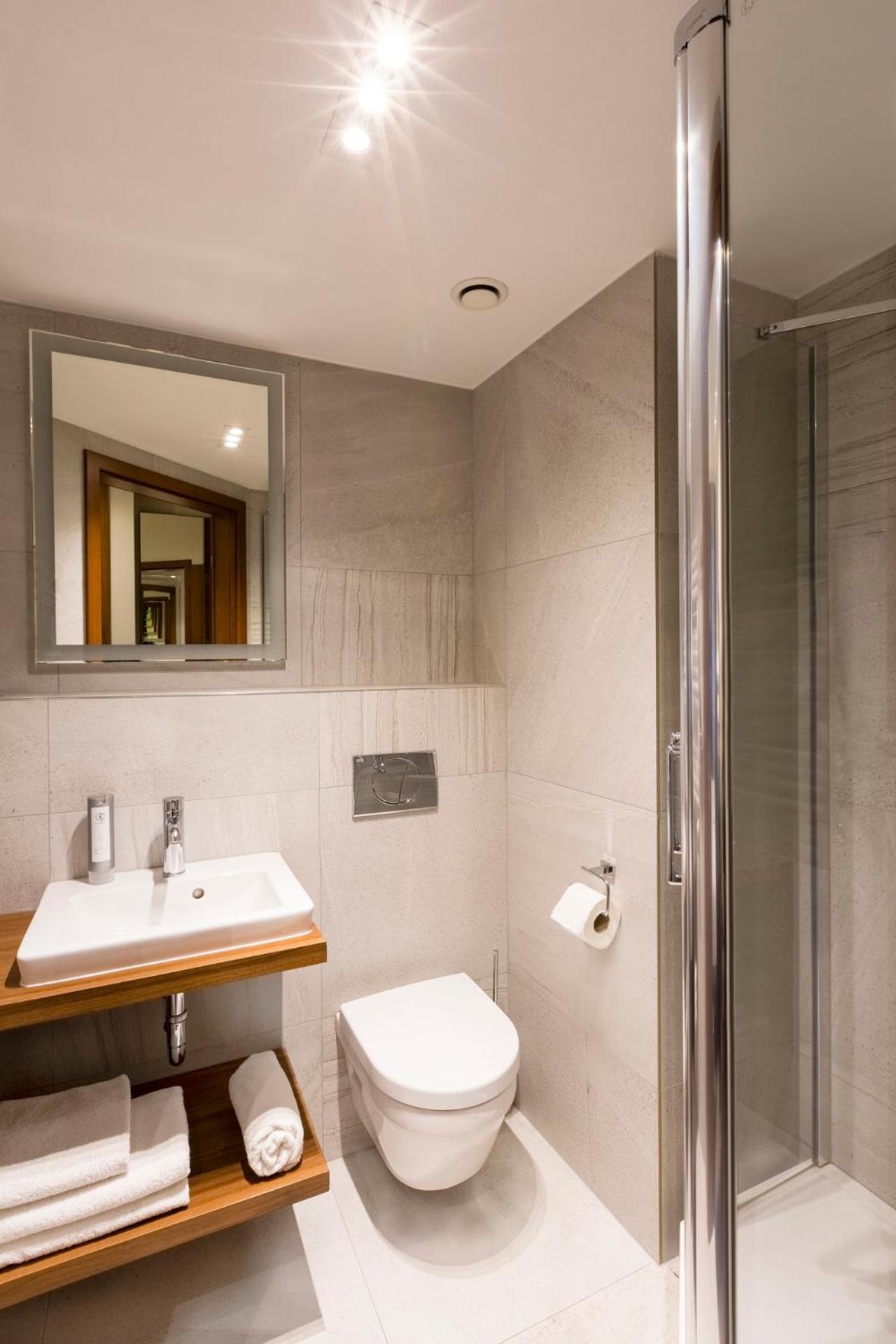 Premium Single Room,1212056350:JPEG