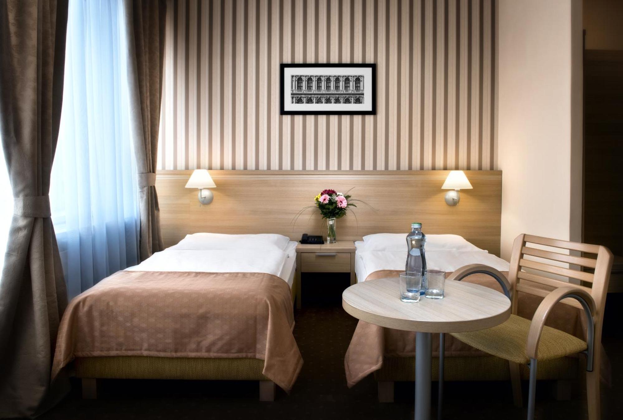 Standard Double or Twin Room,1212237751:JPEG