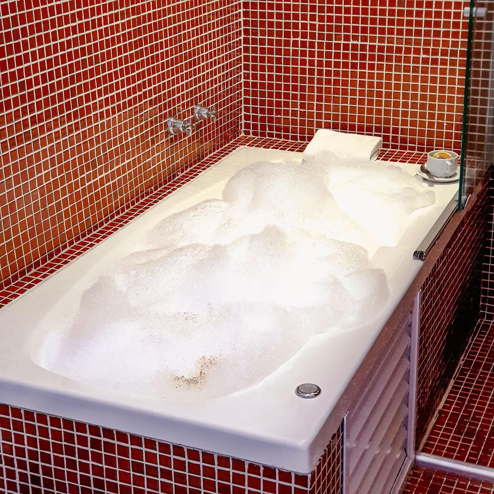 Deluxe Double or Twin Room Spa Bath,1545512800:JPEG
