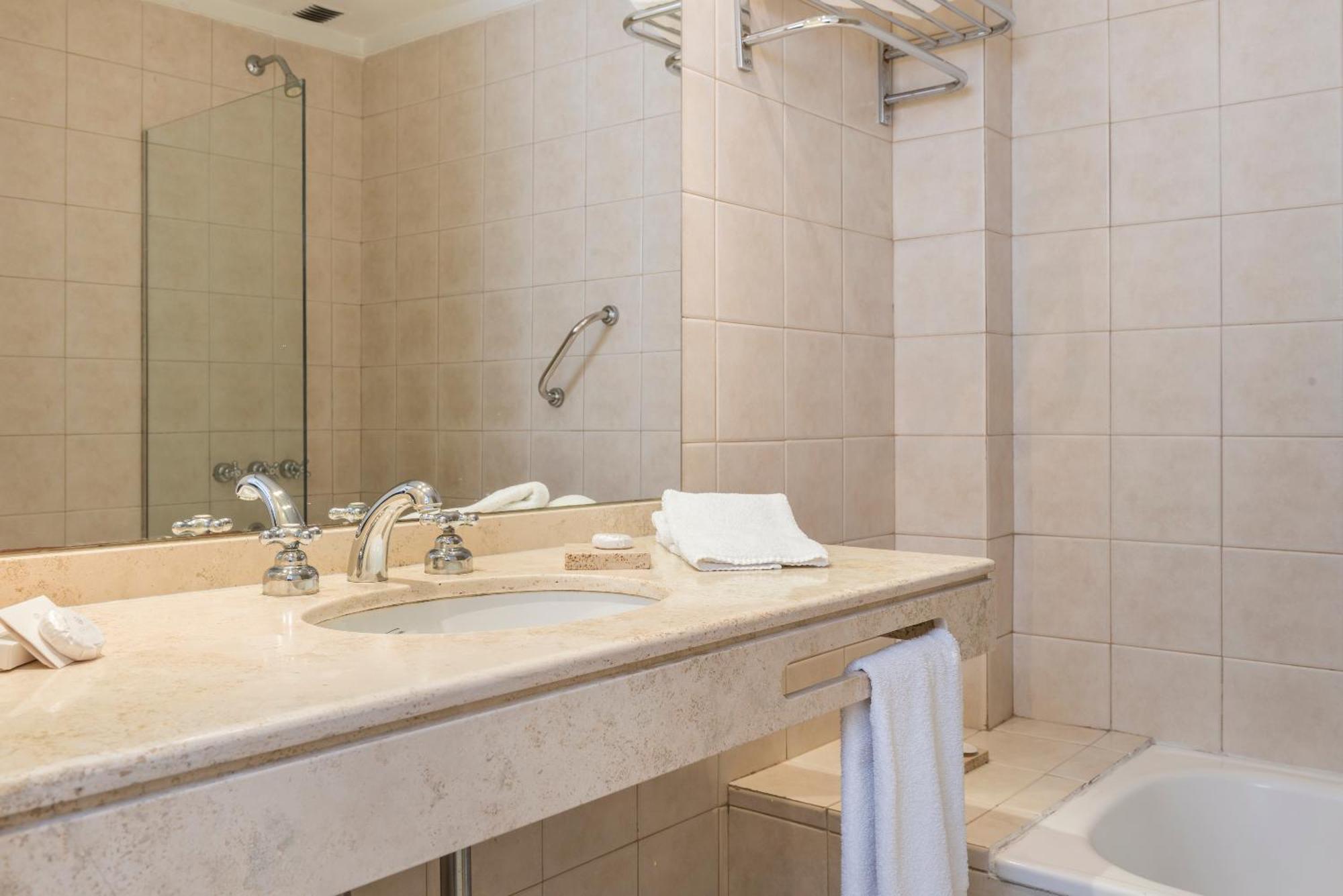 One-Bedroom Standard Apartment,1277326585:JPEG