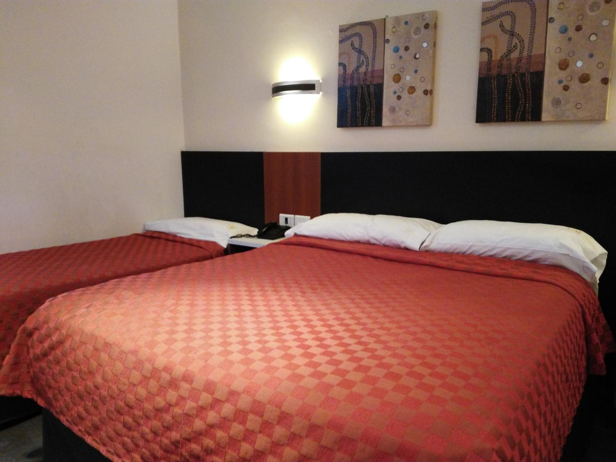 Triple Room,806298942:JPEG