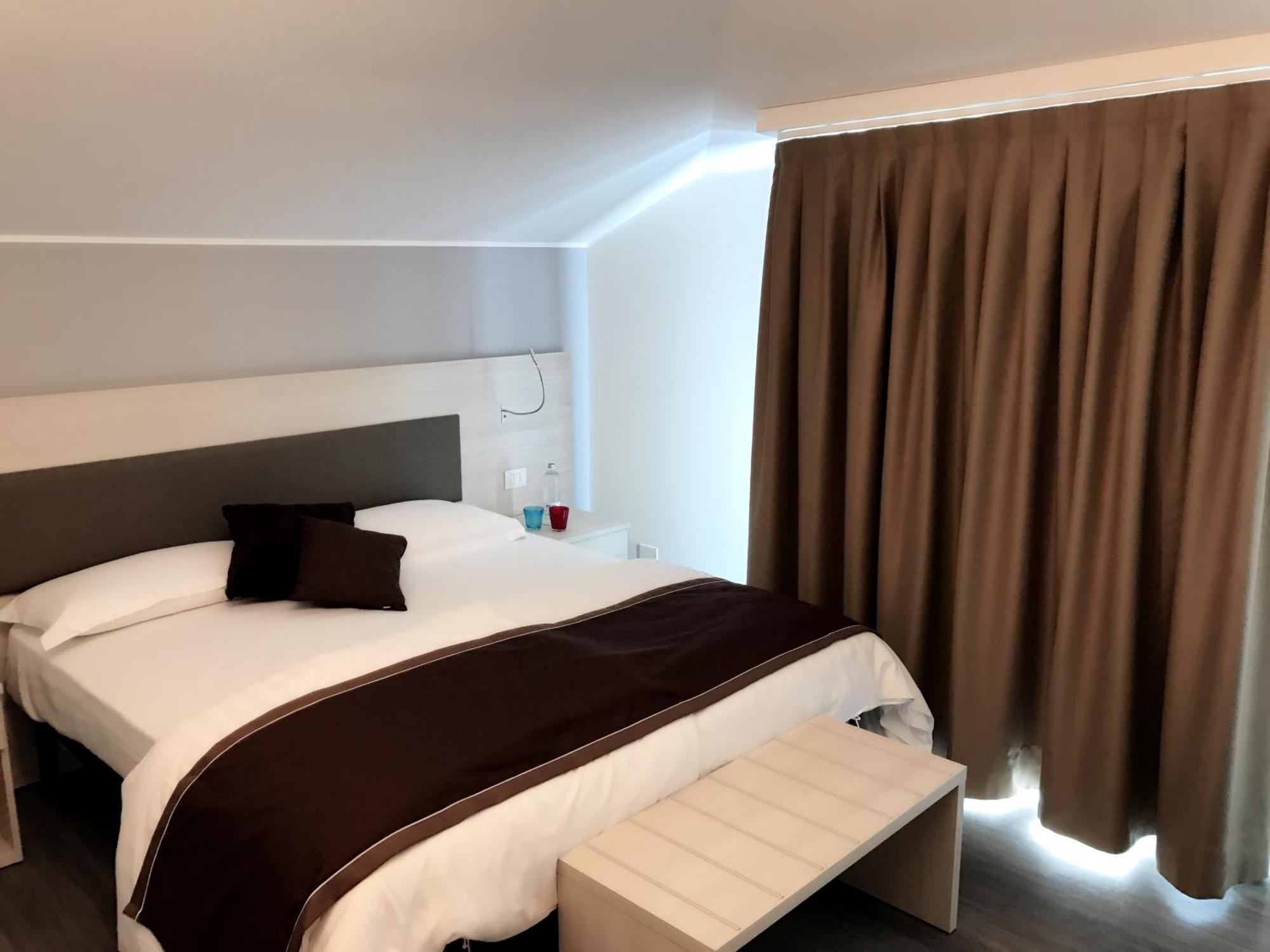 Superior Double or Twin Room,1213984237:JPEG