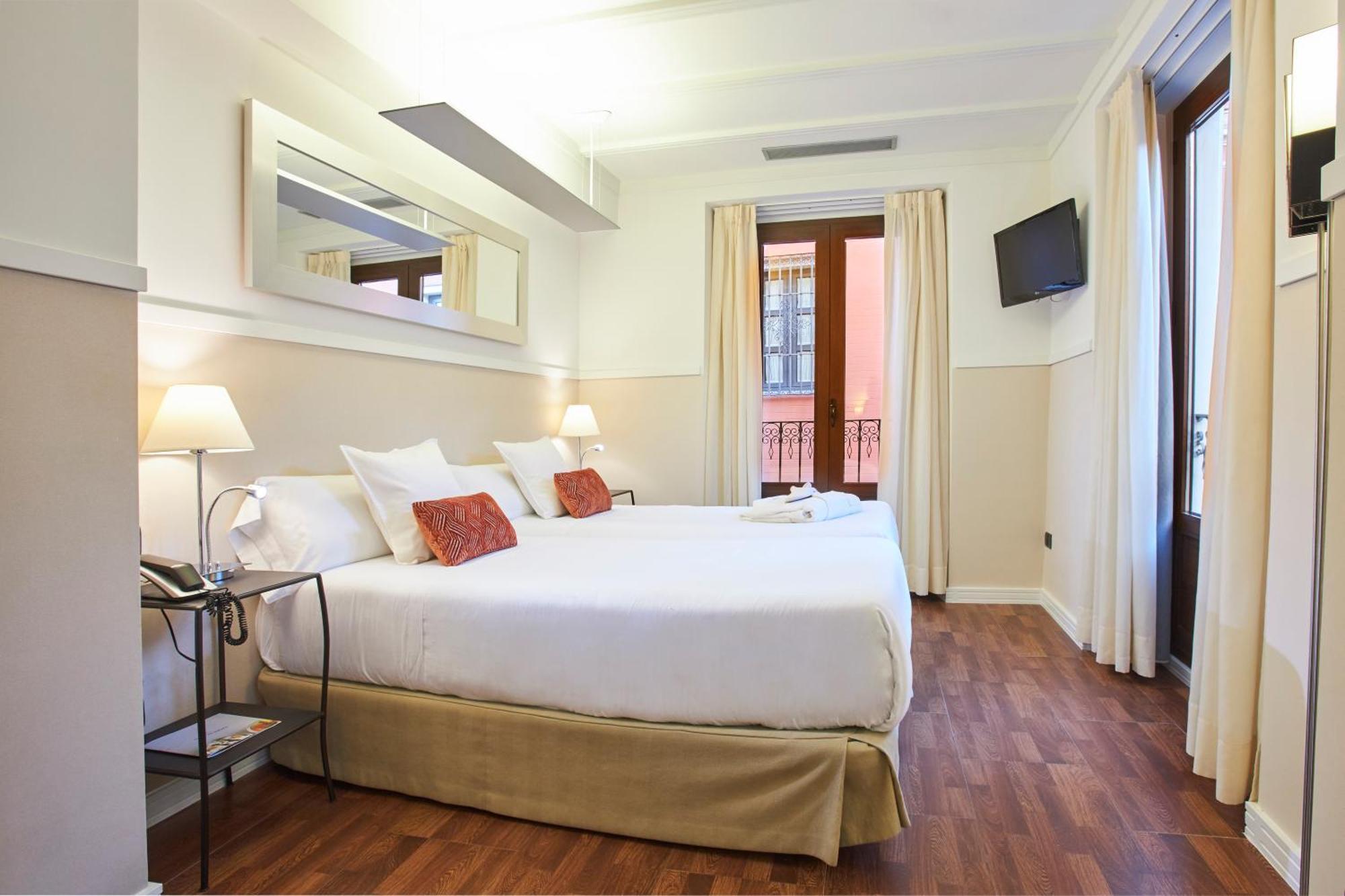 Double or Twin Room,1214634046:JPEG