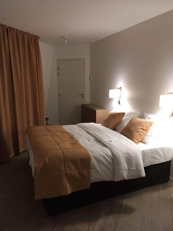 Deluxe Room,1215064135:JPEG