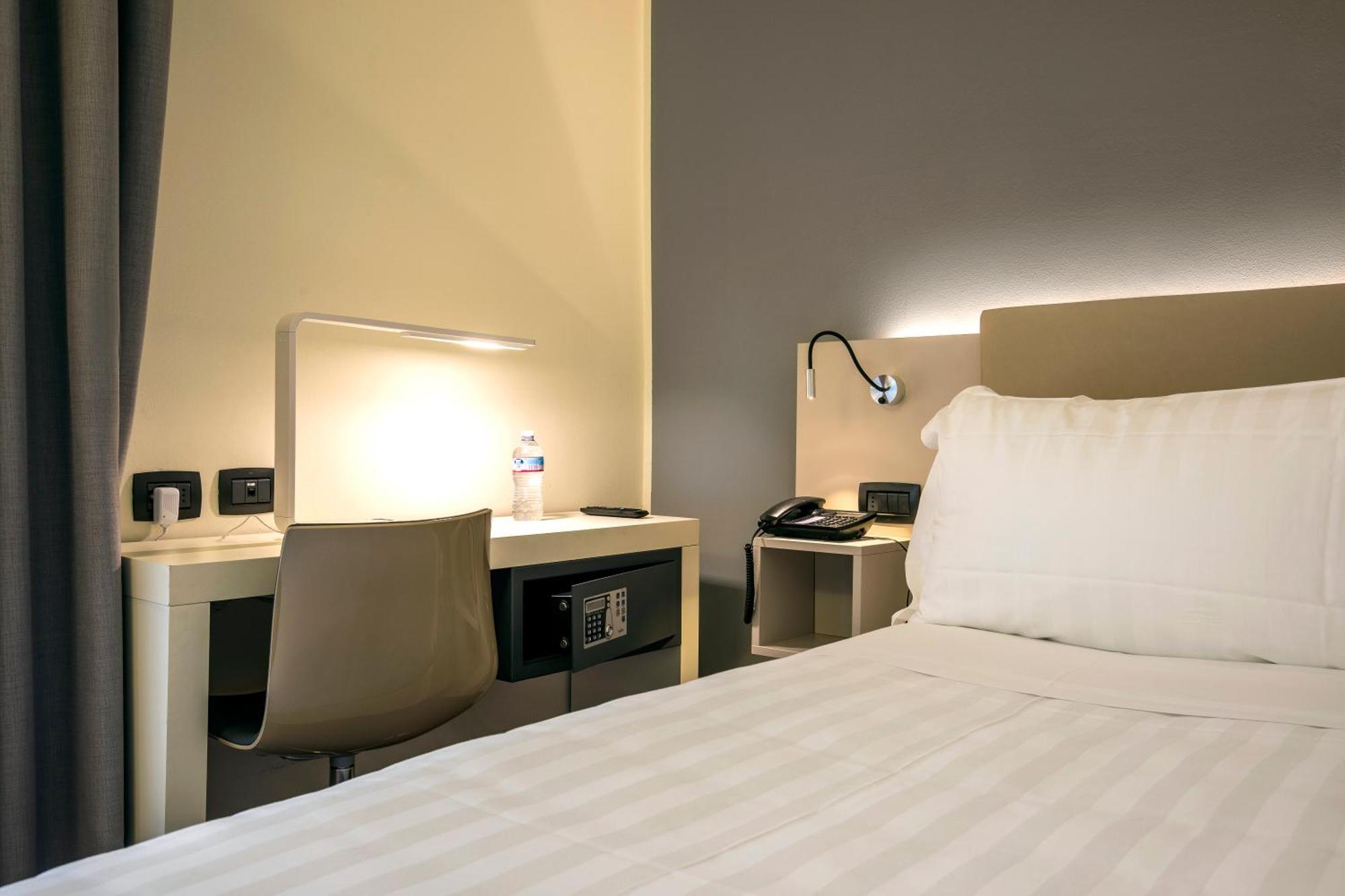 Single Room,1215913195:JPEG