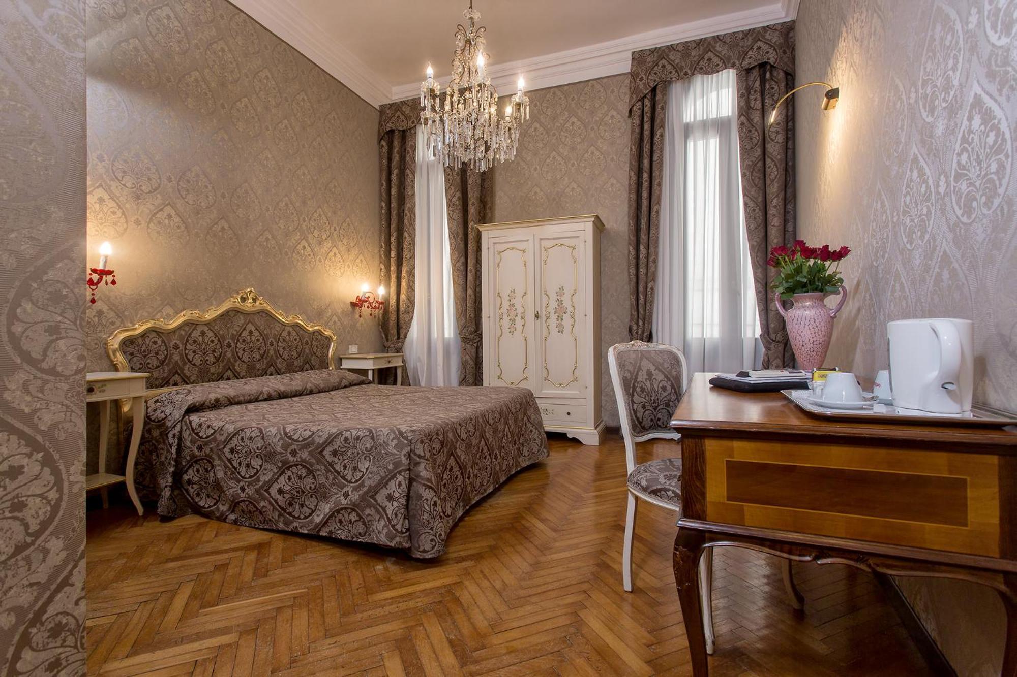 Deluxe Double or Twin Room,758409871:JPEG