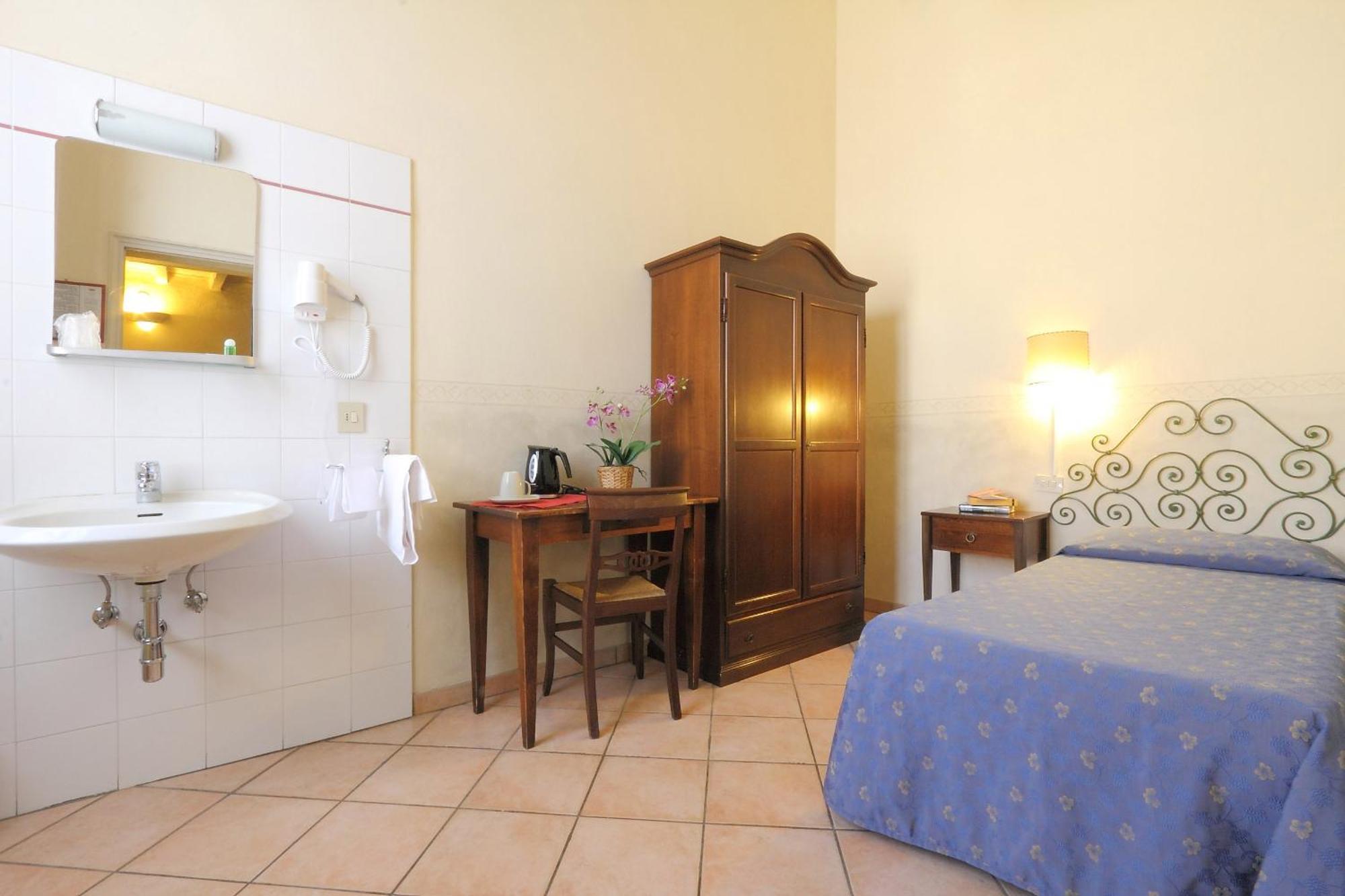 Single Room,1215941155:JPEG
