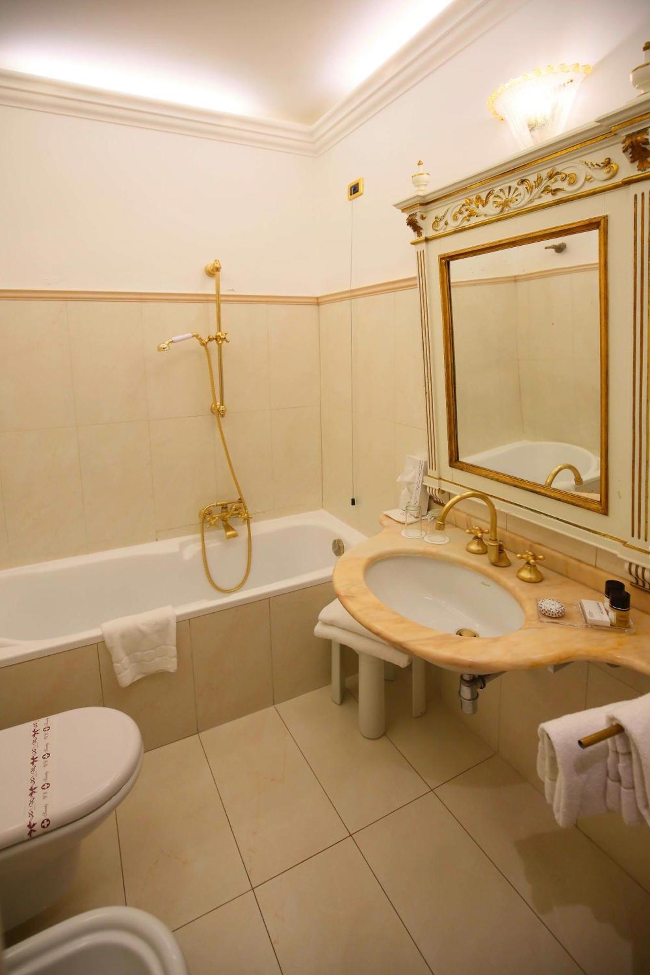 Classic Double Room,1215941479:JPEG