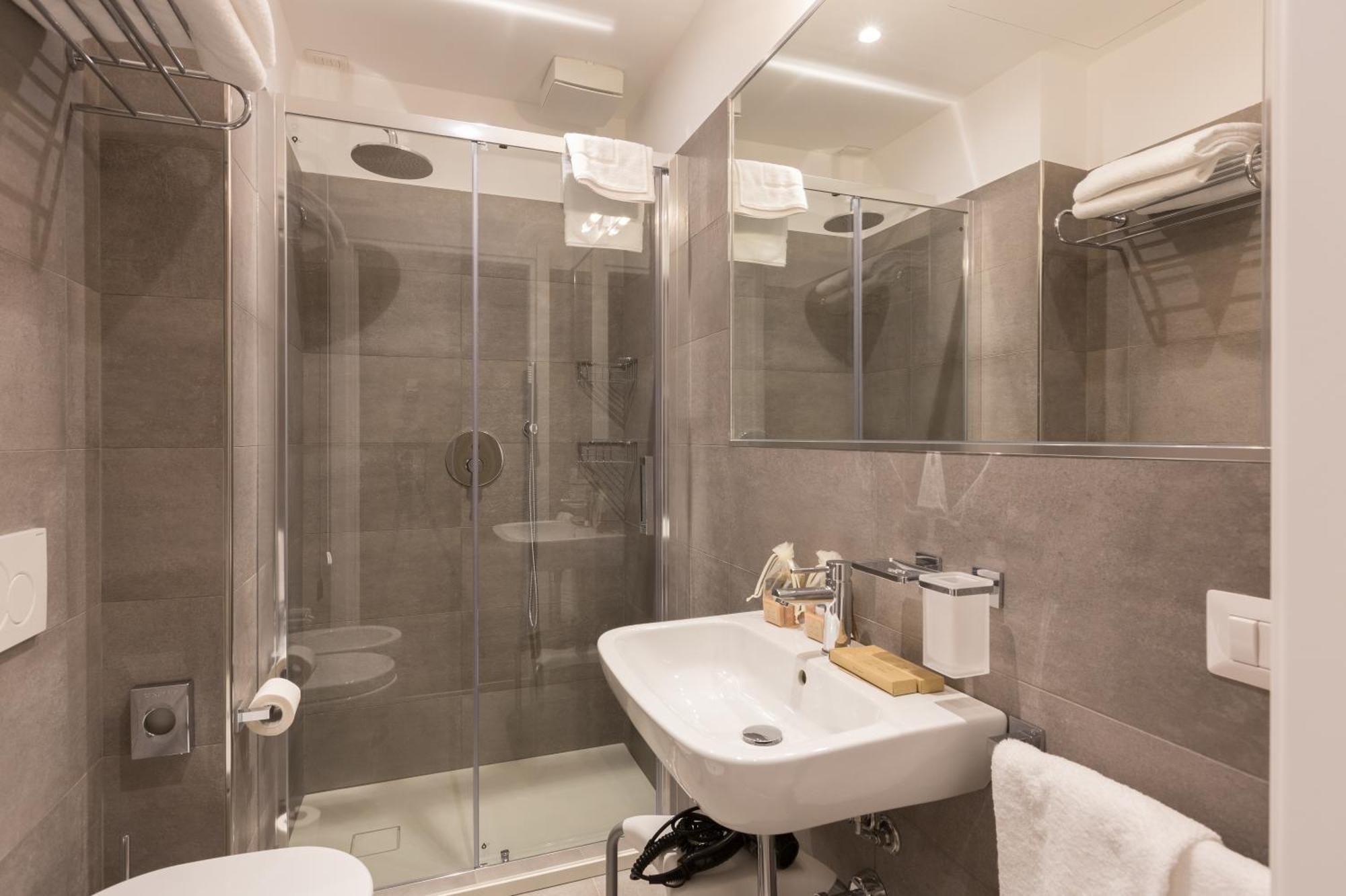 Triple Room,1215968866:JPEG