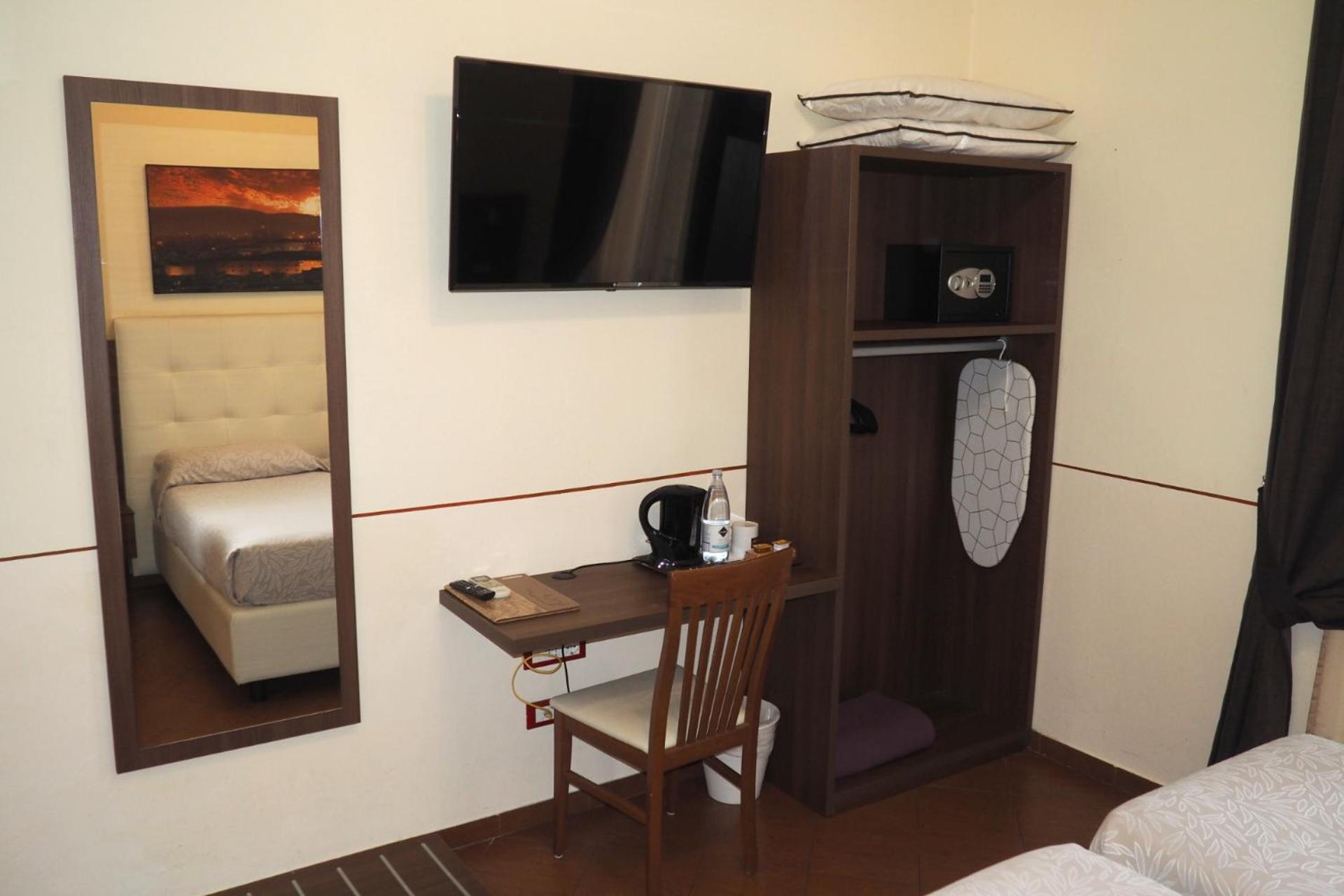 Double or Twin Room,1756405003:JPEG
