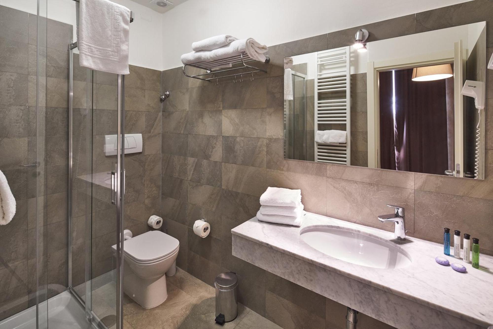 Triple Room,958540201:JPEG