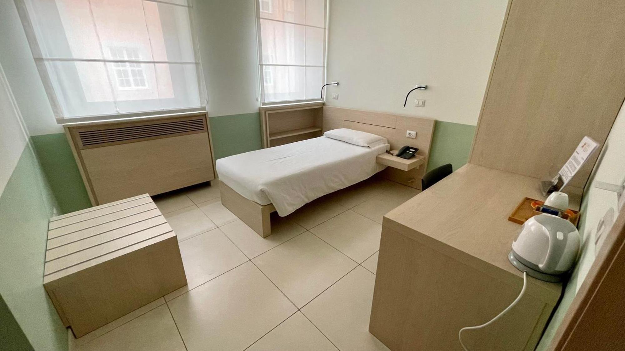Budget Single Room,1216049788:JPEG