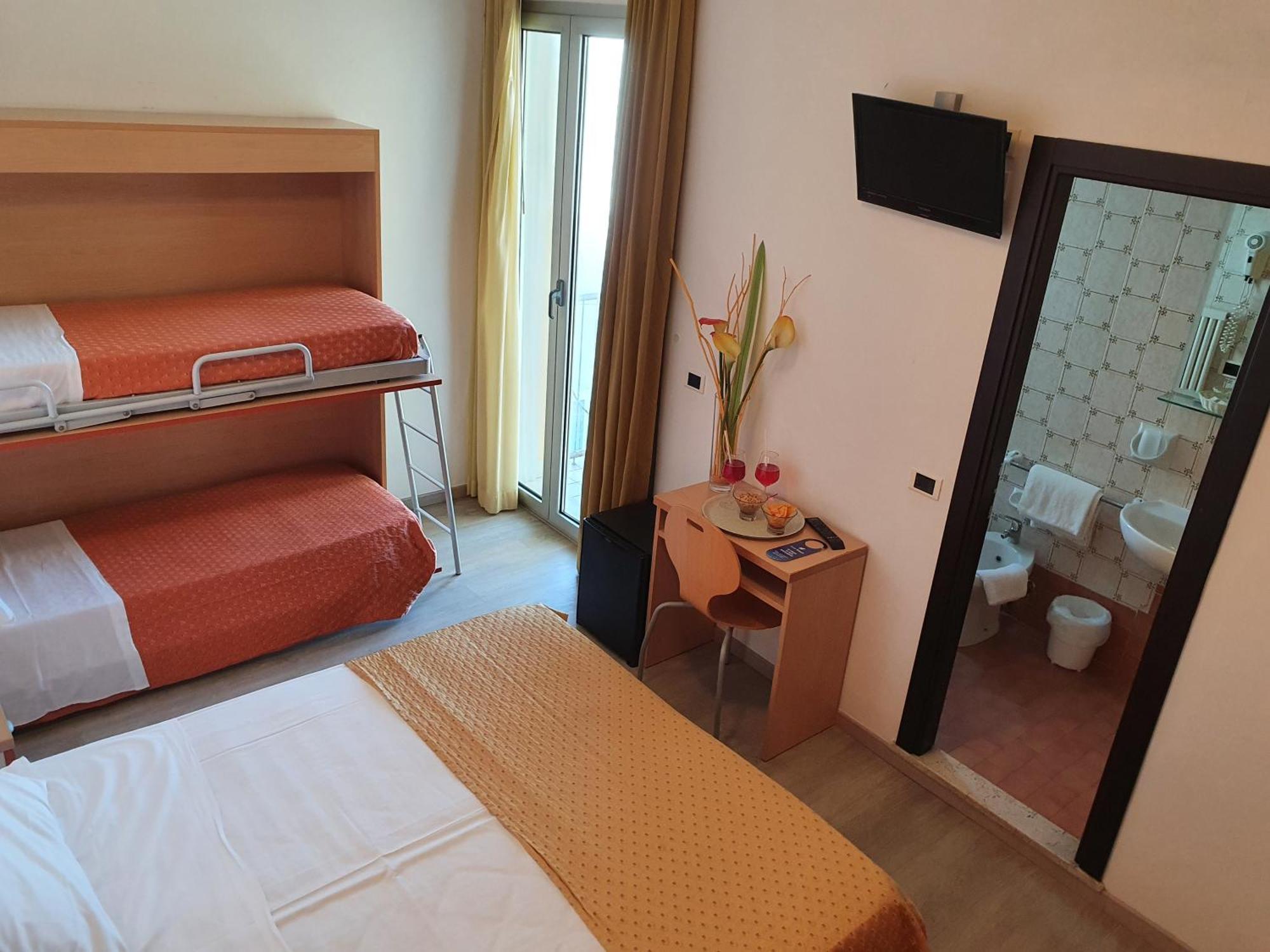 Triple Room,1216053304:JPEG