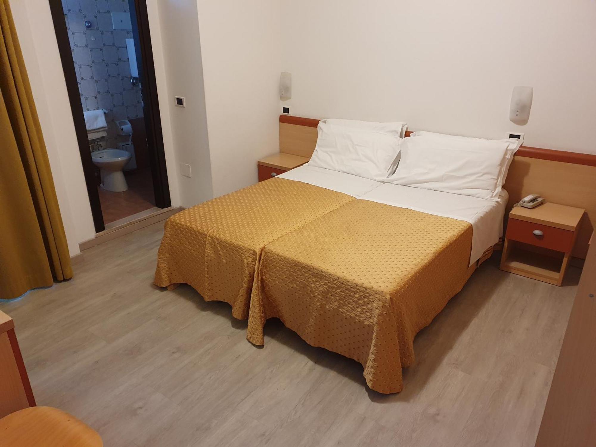 Economy Double Room,1168742650:JPEG